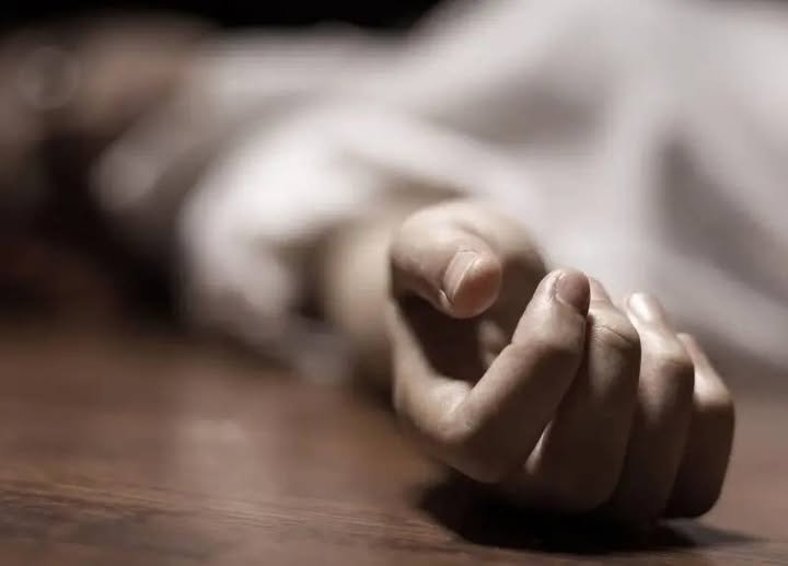 مراهق ينهي حياته في الغيضة بالمهرة بسبب كسر هاتفه من قبل والده - مراهق ينهي حياته في الغيضة بالمهرة بسبب كسر هاتفه من قبل والده -