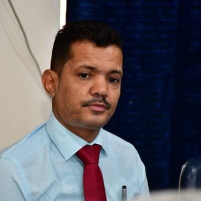 الداعري: موانئ عدن والمكلا ترفع جاهزيتها القصوى لاستيعاب تدفقات الغذاء والدواء بعد تصنيف الحوثيين كمنظمة إرهابية - الداعري: موانئ عدن والمكلا ترفع جاهزيتها القصوى لاستيعاب تدفقات الغذاء والدواء بعد تصنيف الحوثيين كمنظمة إرهابية -