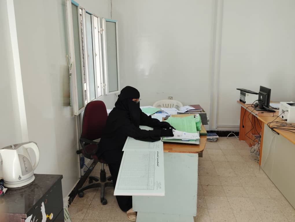 في ثالث ايام الشهر الكريم (تاربة_اليوم) ترصد تواجد الموظفين في ادارة الاحوال المدنية بمديرية القطن "صور" في ثالث ايام الشهر الكريم (تاربة_اليوم) ترصد تواجد الموظفين في ادارة الاحوال المدنية بمديرية القطن "صور"