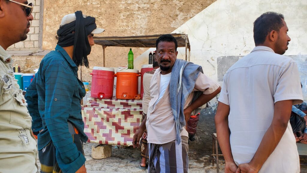 نزولات ميدانية لقسم الإصحاح البيئي والأسواق بمكتب الأشغال العامة لتنظيم الأسواق ومراقبة جودة الأغذية خلال شهر رمضان المبارك "شاهد الصور" نزولات ميدانية لقسم الإصحاح البيئي والأسواق بمكتب الأشغال العامة لتنظيم الأسواق ومراقبة جودة الأغذية خلال شهر رمضان المبارك "شاهد الصور"