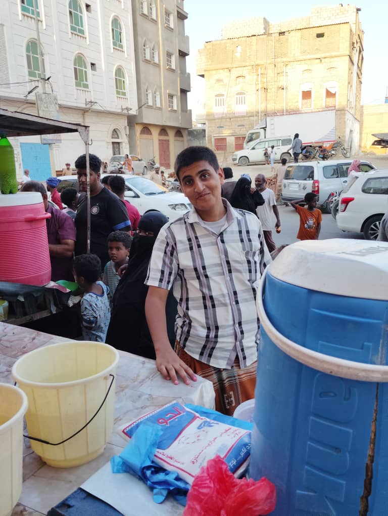 عدسة كاميرا تاربه اليوم الاخباري تتجول في الأسواق الرمضانيه في مدينة الشحر هذا اليوم الأحد التاسع من شهر رمضان عدسة كاميرا تاربه اليوم الاخباري تتجول في الأسواق الرمضانيه في مدينة الشحر هذا اليوم الأحد التاسع من شهر رمضان