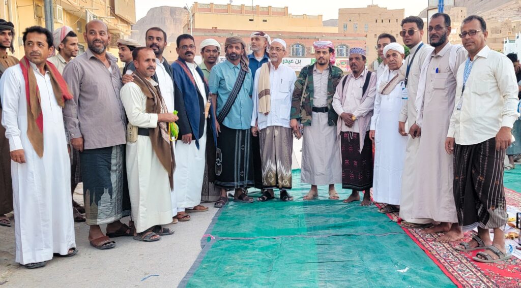 أهالي وأبناء مديرية حريضه يقيمون الإفطار الجماعي السنوي الثاني واطول سفرة افطار في حريضه أهالي وأبناء مديرية حريضه يقيمون الإفطار الجماعي السنوي الثاني واطول سفرة افطار في حريضه