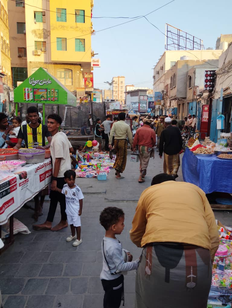 ختم مسجد الروضه التاريخي روحانية المكان والزمان في قلب مدينة المكلا (صور) ختم مسجد الروضه التاريخي روحانية المكان والزمان في قلب مدينة المكلا (صور)