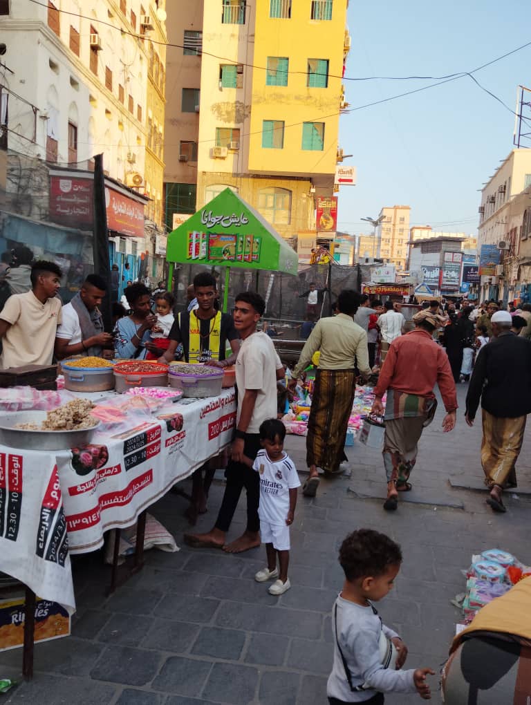 ختم مسجد الروضه التاريخي روحانية المكان والزمان في قلب مدينة المكلا (صور) ختم مسجد الروضه التاريخي روحانية المكان والزمان في قلب مدينة المكلا (صور)