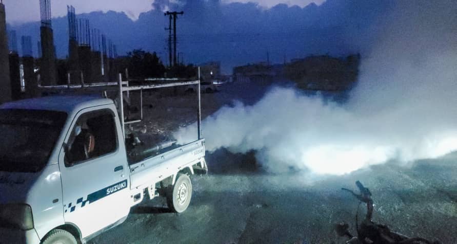 مكتب الأشغال العامة والطرق بالشحر يطلق حملة طارئة للرش الضبابي لمكافحة البعوض. مكتب الأشغال العامة والطرق بالشحر يطلق حملة طارئة للرش الضبابي لمكافحة البعوض.