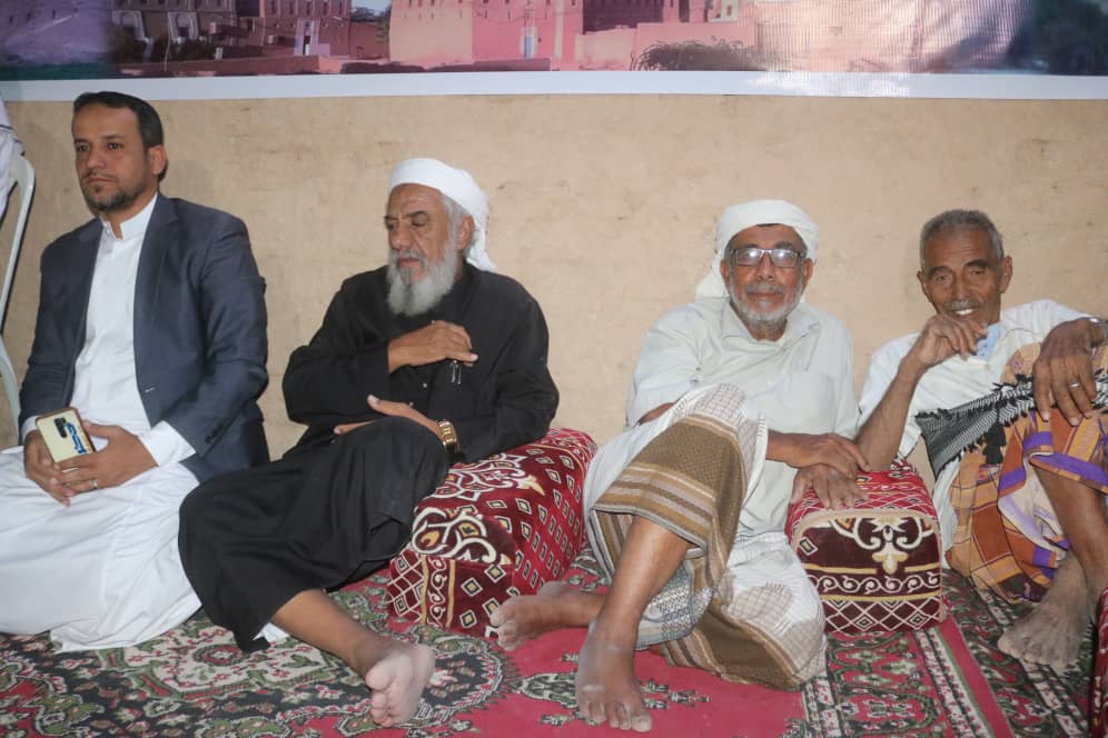 بحضور مدير إدارة مكافحة المخدرات بالجمهورية اليمنية.. قبيلة آل احمد القعيطي تقيم الإفطار السنوي لابناء القبيلة بمنطقة ديار ال احمد بحضور مدير إدارة مكافحة المخدرات بالجمهورية اليمنية.. قبيلة آل احمد القعيطي تقيم الإفطار السنوي لابناء القبيلة بمنطقة ديار ال احمد