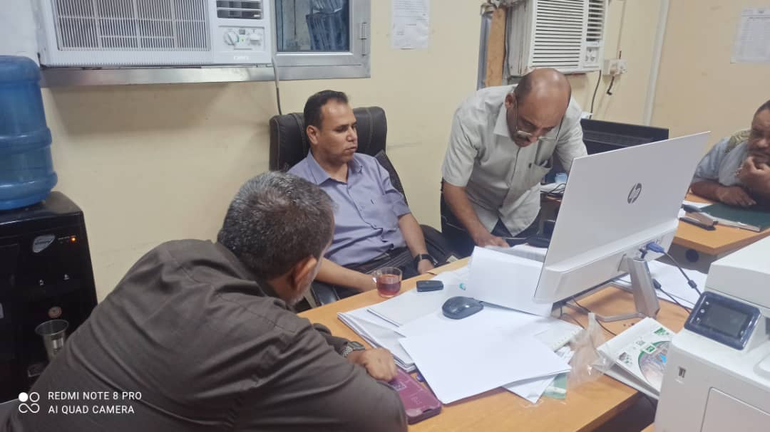 نائب رئيس اللجنة العليا للامتحانات الوكيل الشوذبي يقوم بزيارة تفقدية للجان فحص - نائب رئيس اللجنة العليا للامتحانات الوكيل الشوذبي يقوم بزيارة تفقدية للجان فحص -