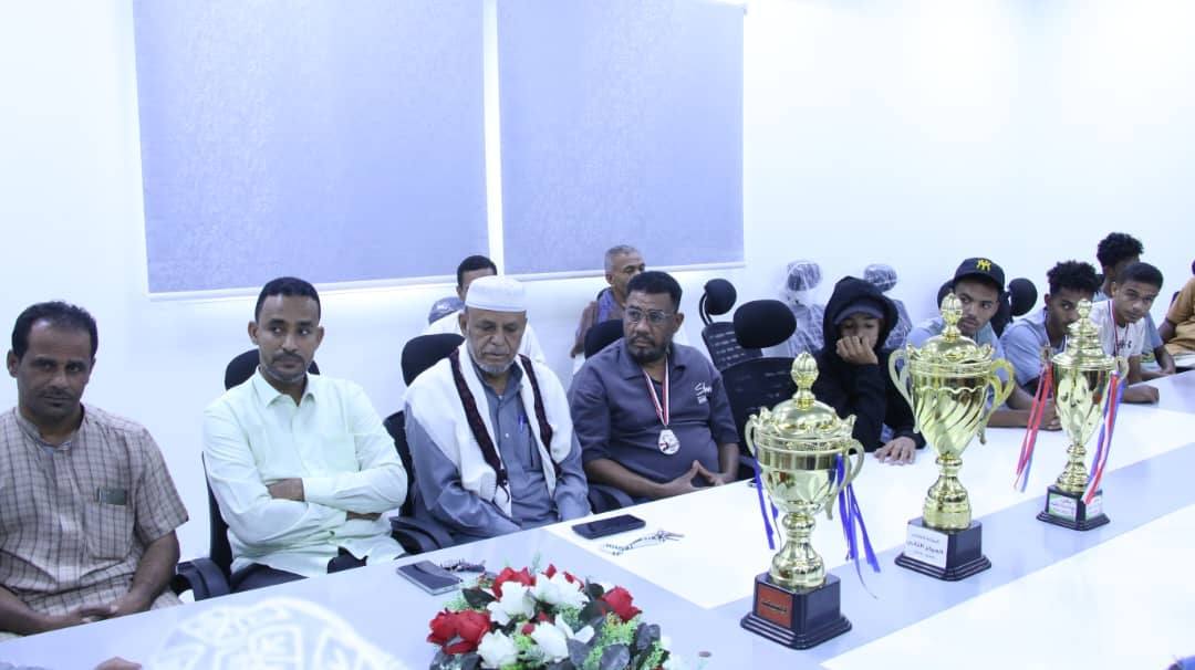 الوكيل العامري يشيد بإنجاز شباب نادي سيئون في بطولة كرة السلة والمسابقة الثقافية للشباب الوكيل العامري يشيد بإنجاز شباب نادي سيئون في بطولة كرة السلة والمسابقة الثقافية للشباب