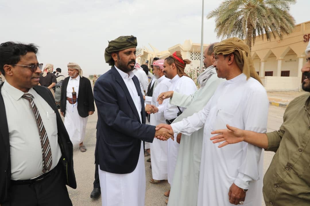 الشيخ عمرو بن حبريش يعود إلى أرض الوطن بعد زيارة ناجحة إلى المملكة العربية السعودية الشيخ عمرو بن حبريش يعود إلى أرض الوطن بعد زيارة ناجحة إلى المملكة العربية السعودية