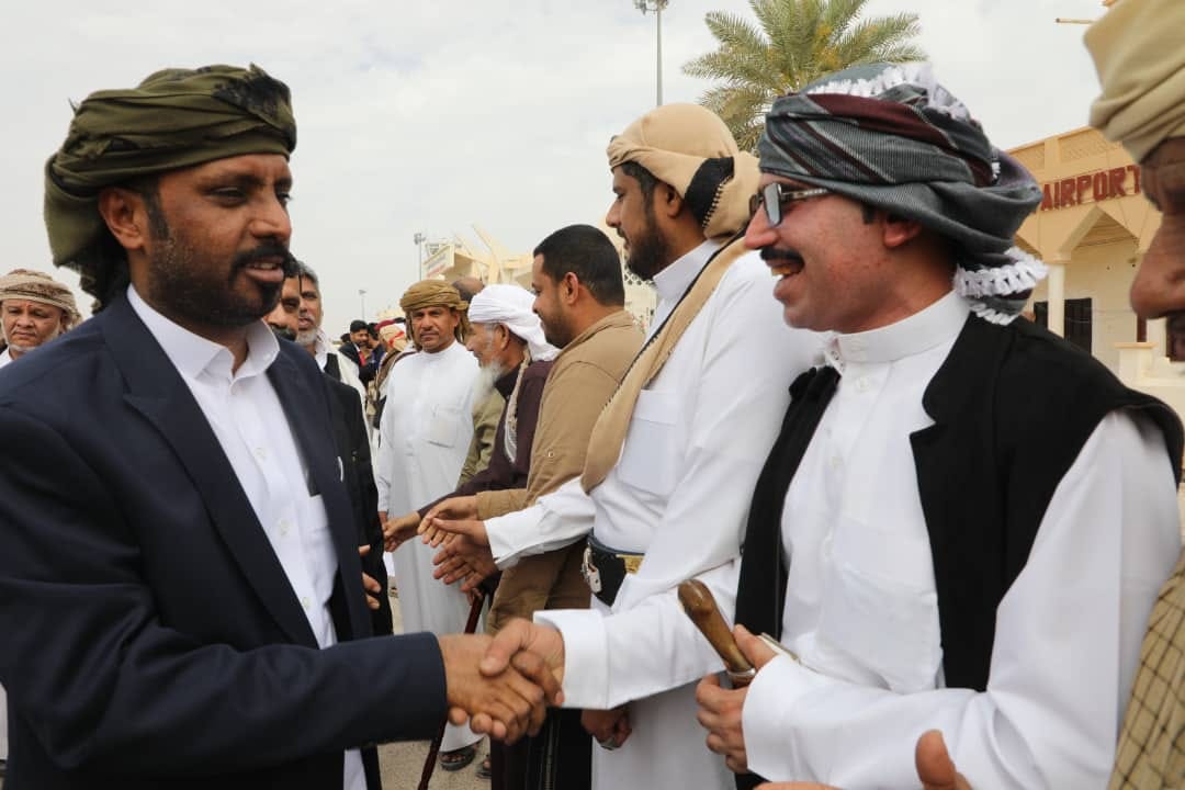 الشيخ عمرو بن حبريش يعود إلى أرض الوطن بعد زيارة ناجحة إلى المملكة العربية السعودية الشيخ عمرو بن حبريش يعود إلى أرض الوطن بعد زيارة ناجحة إلى المملكة العربية السعودية