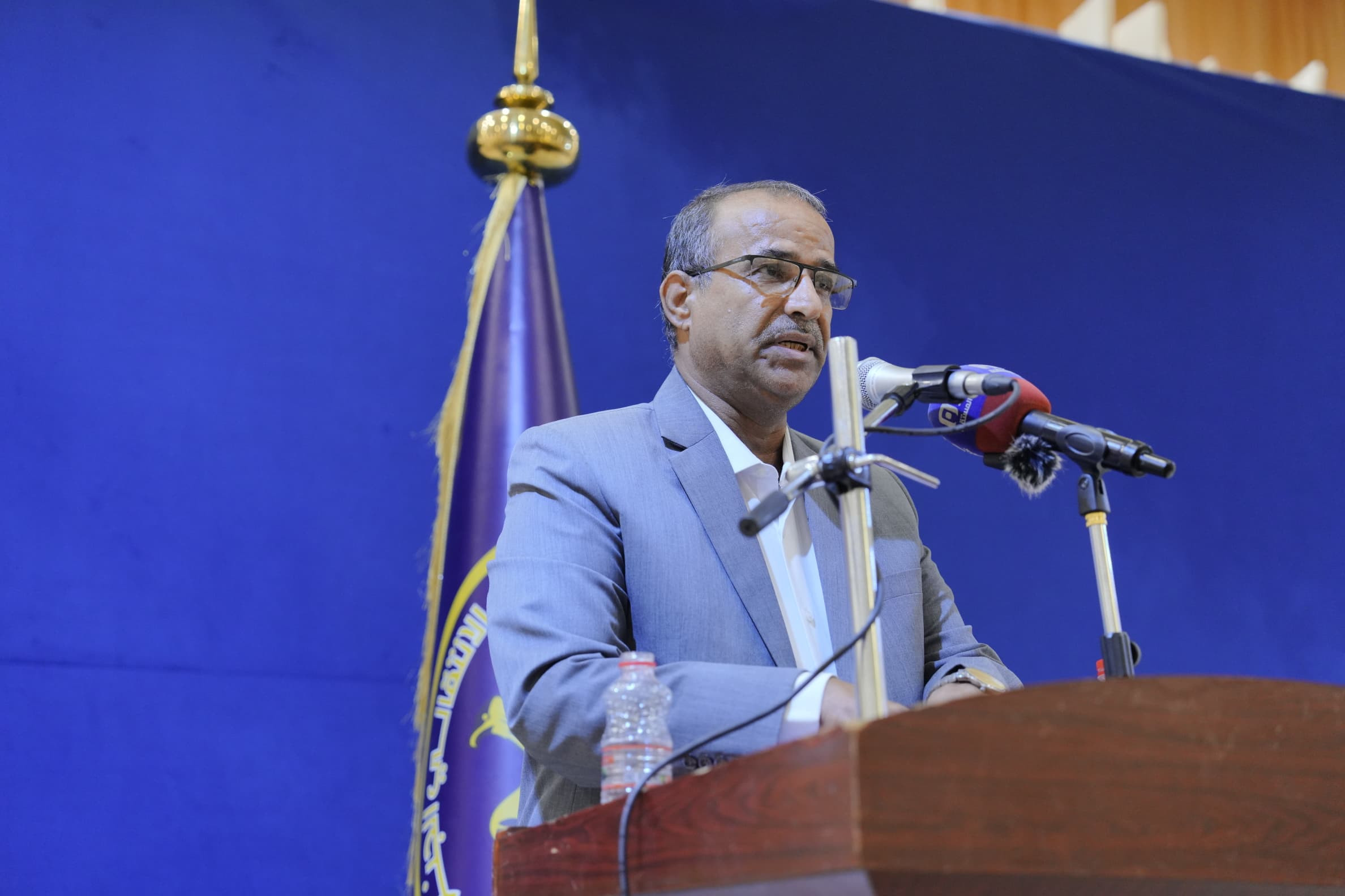 الرئيس الزُبيدي يؤكد على ضرورة العمل الجاد لإحداث إصلاح حقيقي بمحافظة لحج الرئيس الزُبيدي يؤكد على ضرورة العمل الجاد لإحداث إصلاح حقيقي بمحافظة لحج