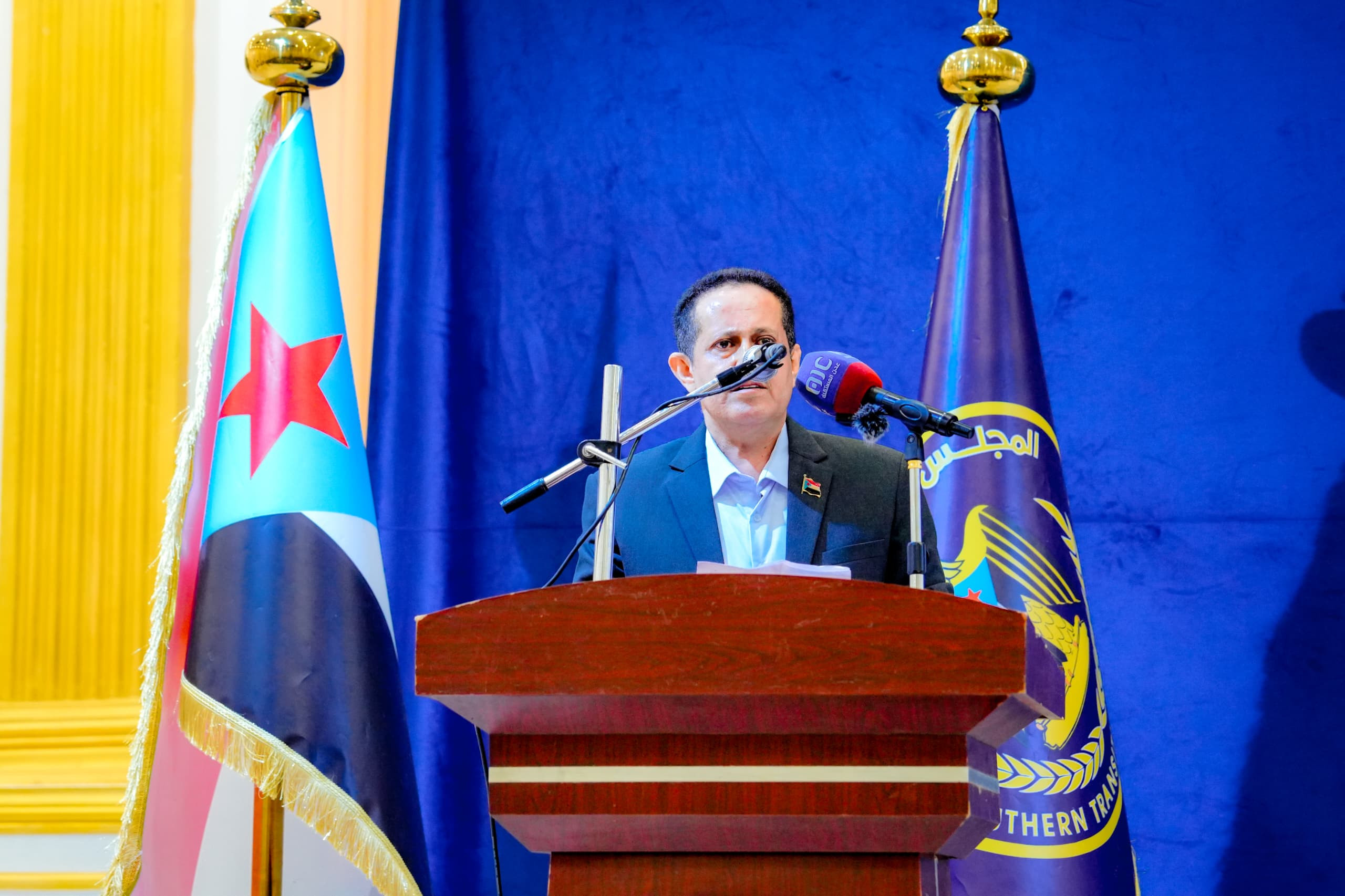 الرئيس الزُبيدي يؤكد على ضرورة العمل الجاد لإحداث إصلاح حقيقي بمحافظة لحج الرئيس الزُبيدي يؤكد على ضرورة العمل الجاد لإحداث إصلاح حقيقي بمحافظة لحج