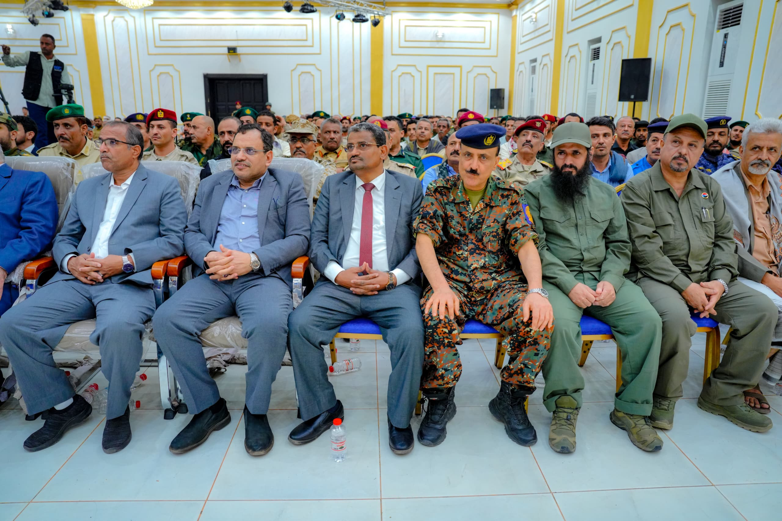 الرئيس الزُبيدي يؤكد على ضرورة العمل الجاد لإحداث إصلاح حقيقي بمحافظة لحج الرئيس الزُبيدي يؤكد على ضرورة العمل الجاد لإحداث إصلاح حقيقي بمحافظة لحج