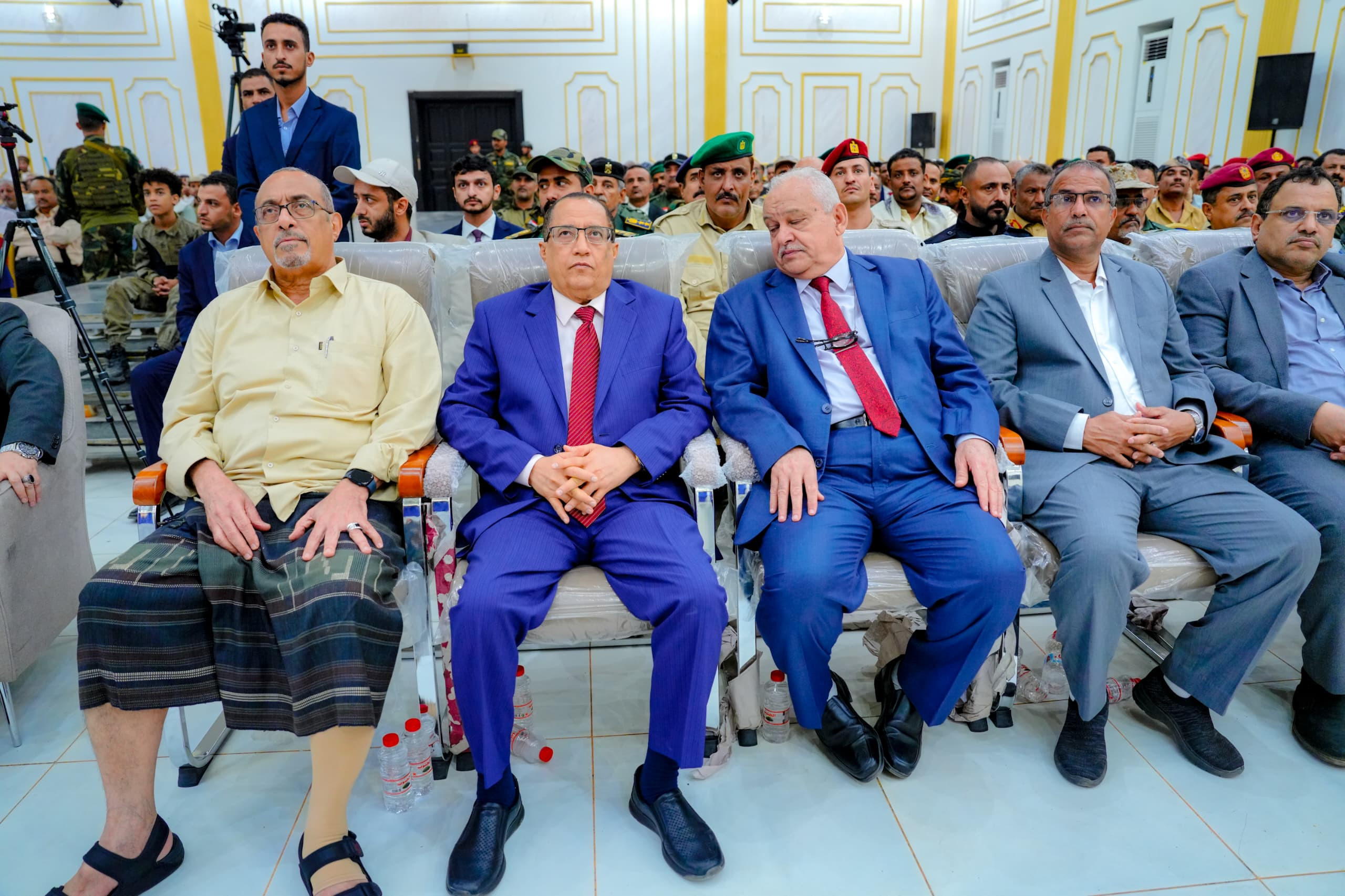 الرئيس الزُبيدي يؤكد على ضرورة العمل الجاد لإحداث إصلاح حقيقي بمحافظة لحج الرئيس الزُبيدي يؤكد على ضرورة العمل الجاد لإحداث إصلاح حقيقي بمحافظة لحج