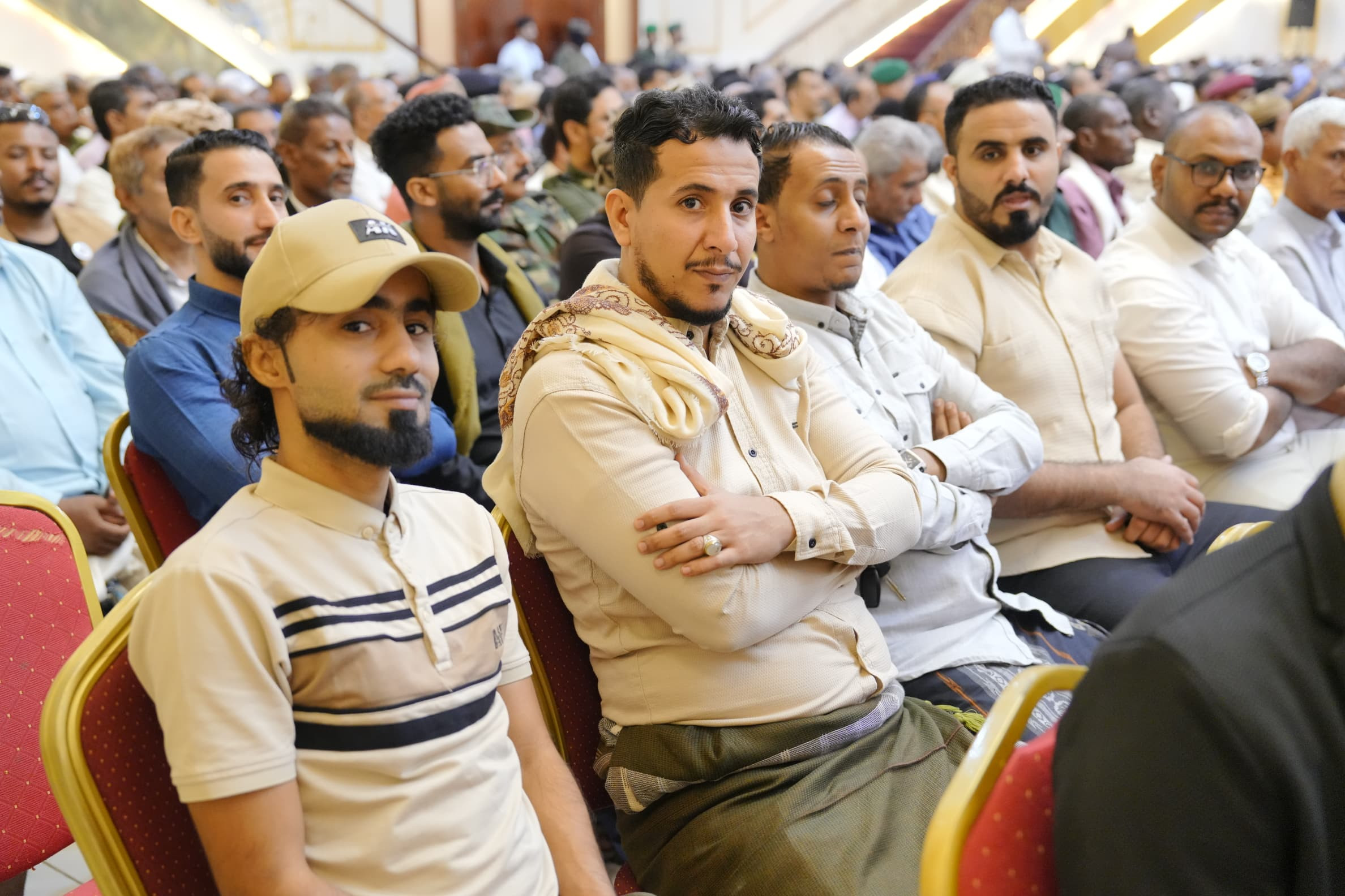 الرئيس الزُبيدي يعقد اجتماعا موسعا بقيادات السلطة المحلية والمجلس الانتقالي والقادة العسكريين والأمنيين والشخصيات الاجتماعية بالعاصمة عدن الرئيس الزُبيدي يعقد اجتماعا موسعا بقيادات السلطة المحلية والمجلس الانتقالي والقادة العسكريين والأمنيين والشخصيات الاجتماعية بالعاصمة عدن