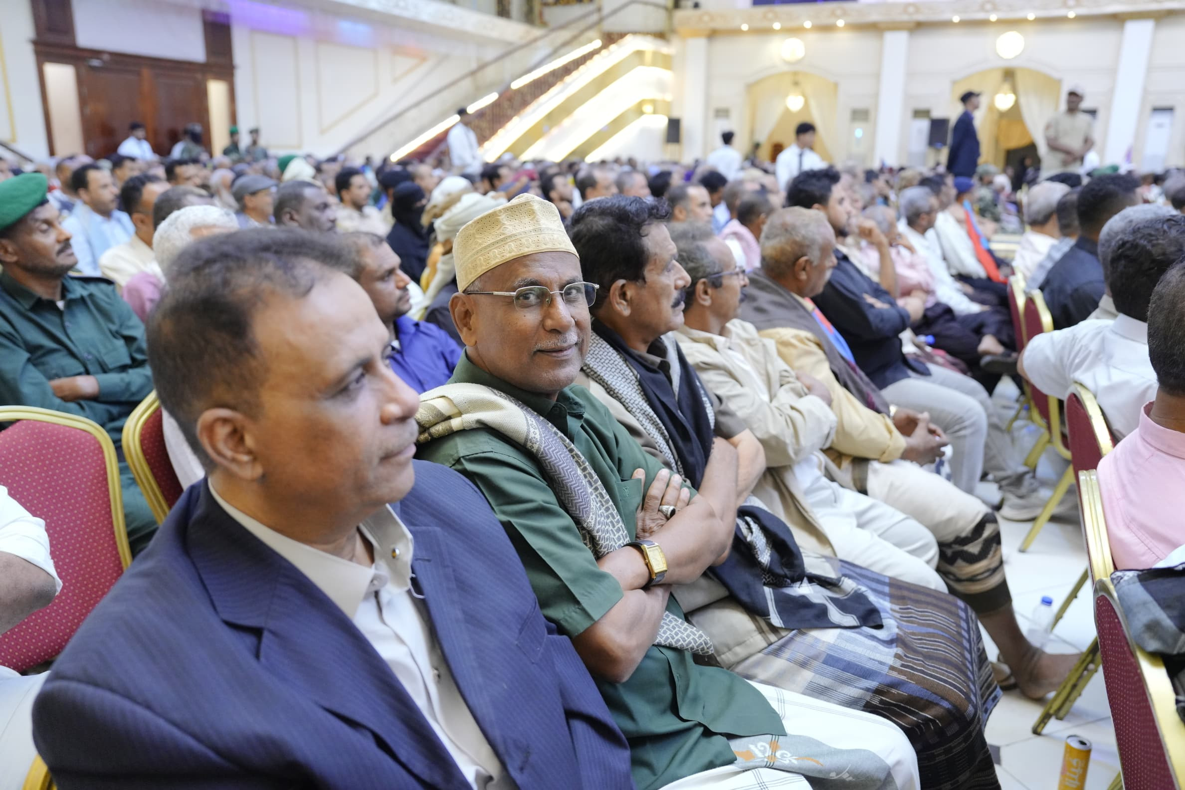 الرئيس الزُبيدي يعقد اجتماعا موسعا بقيادات السلطة المحلية والمجلس الانتقالي والقادة العسكريين والأمنيين والشخصيات الاجتماعية بالعاصمة عدن الرئيس الزُبيدي يعقد اجتماعا موسعا بقيادات السلطة المحلية والمجلس الانتقالي والقادة العسكريين والأمنيين والشخصيات الاجتماعية بالعاصمة عدن