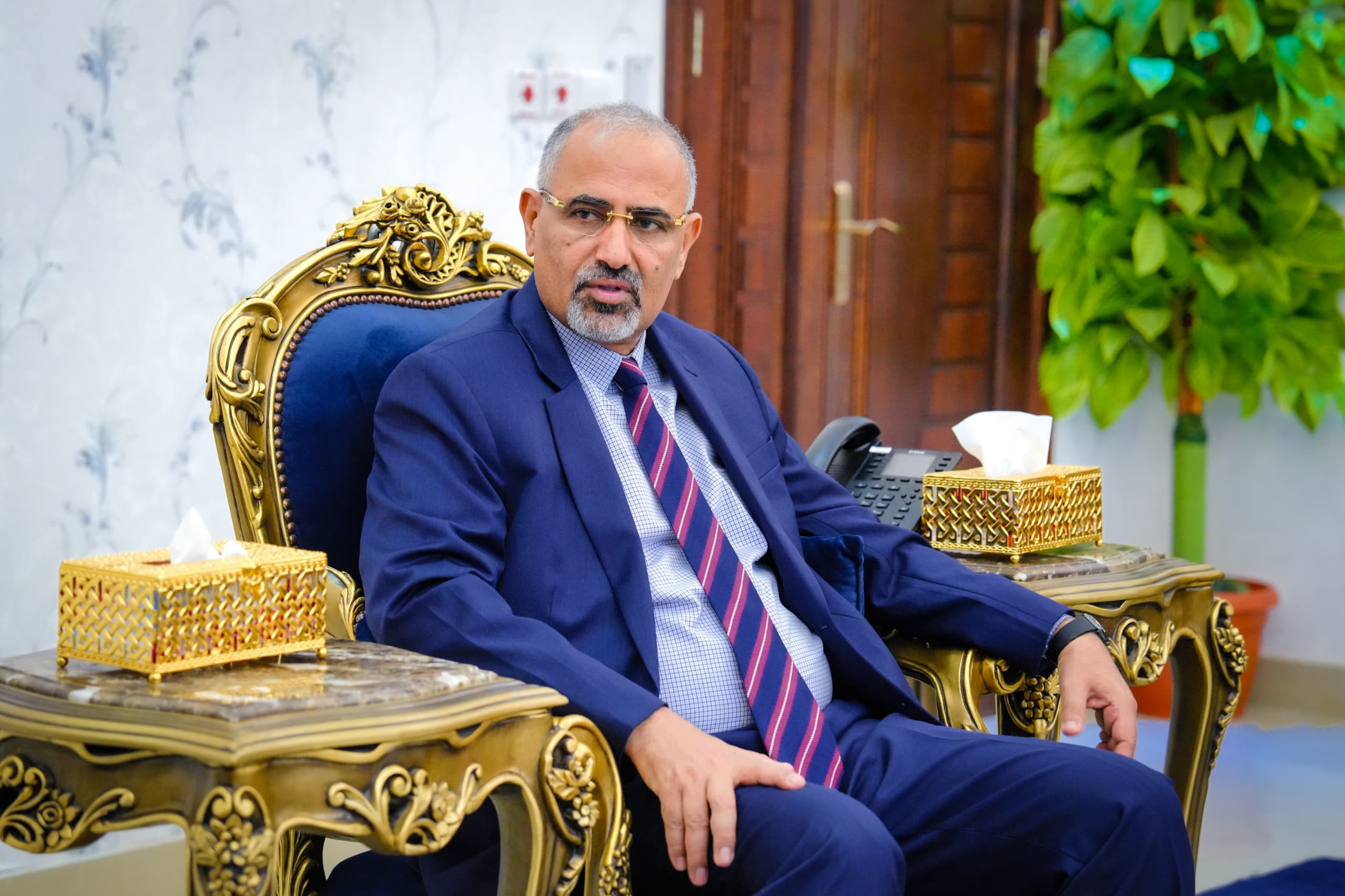 الرئيس الزُبيدي يشدد على سرعة تنفيذ مصفوفة قرار تصنيف مليشيا الحوثي كمنظمة إرهابية الرئيس الزُبيدي يشدد على سرعة تنفيذ مصفوفة قرار تصنيف مليشيا الحوثي كمنظمة إرهابية