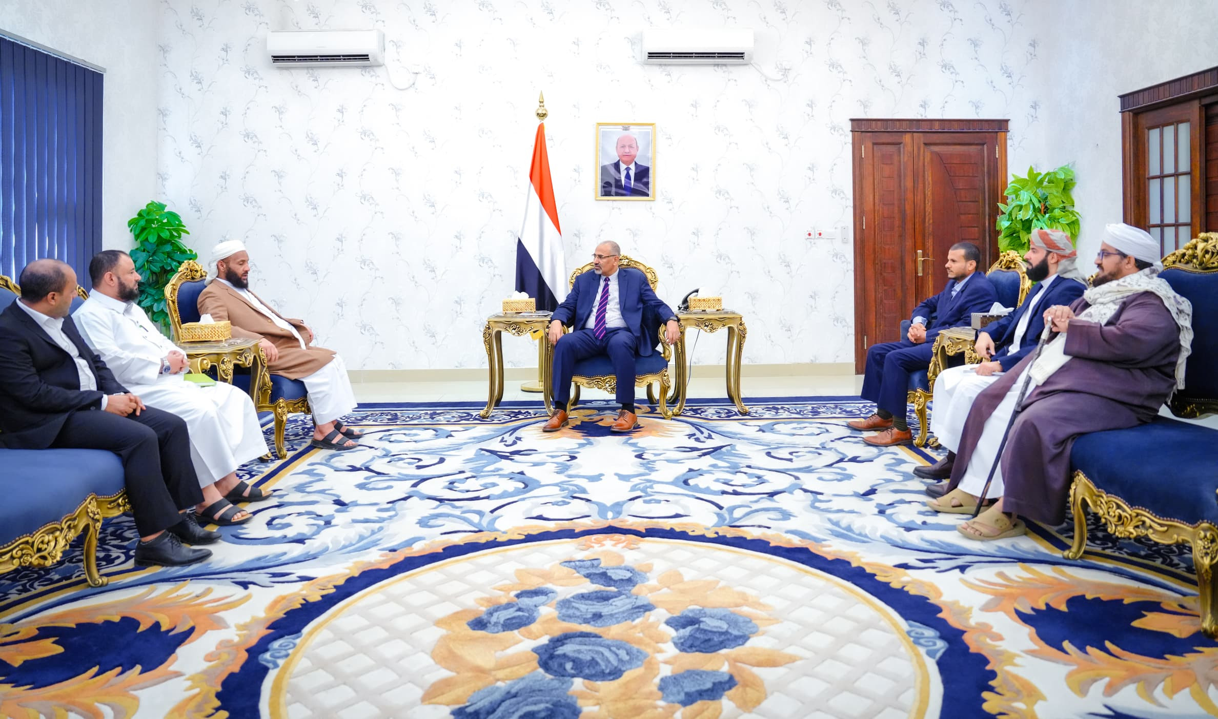 الرئيس الزُبيدي يطّلع على استعدادات وزارة الأوقاف لموسم الحج الرئيس الزُبيدي يطّلع على استعدادات وزارة الأوقاف لموسم الحج