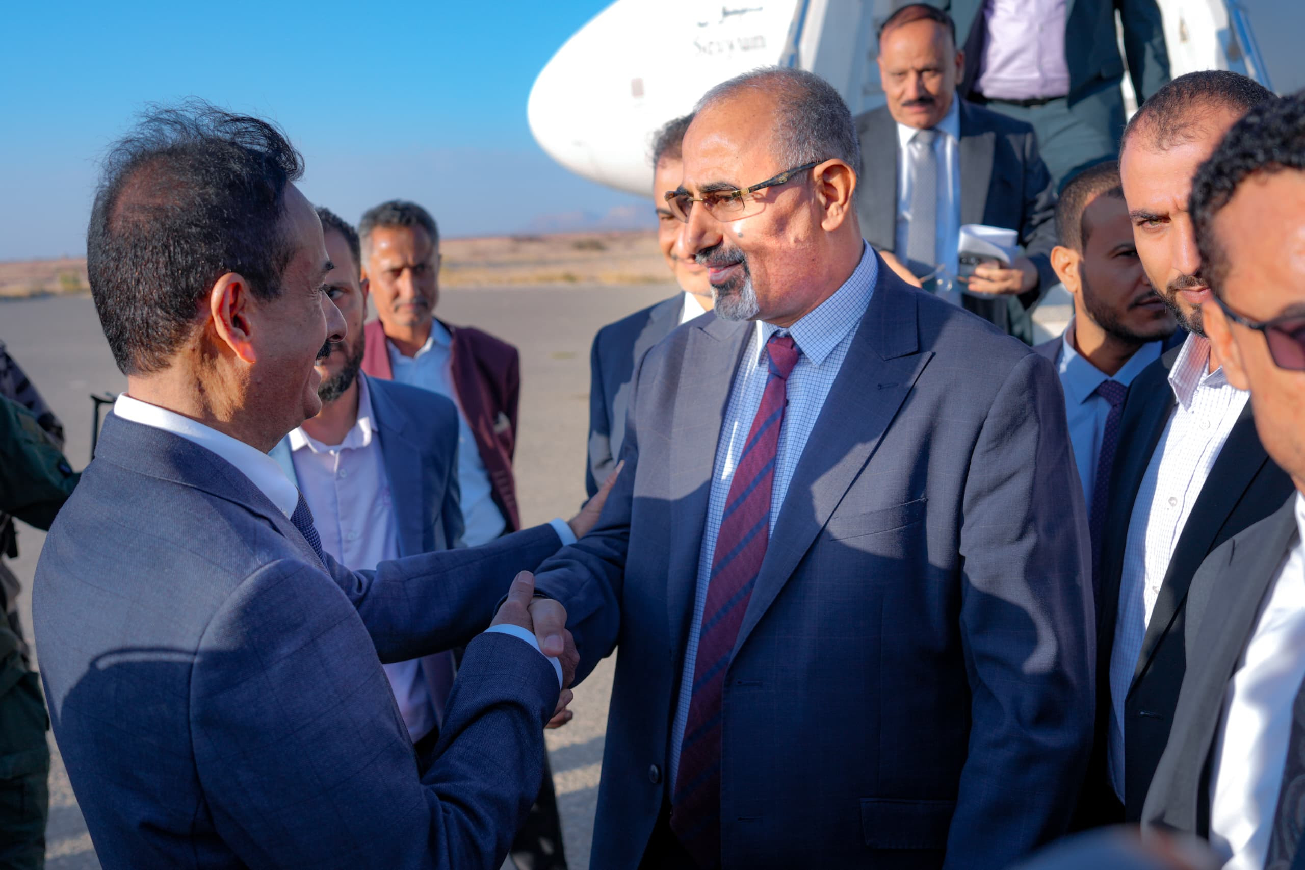 الرئيس الزُبيدي يصل شبوة ويدشّن العمل رسميًا بمطار عتق بعد توقف دام 10 سنوات الرئيس الزُبيدي يصل شبوة ويدشّن العمل رسميًا بمطار عتق بعد توقف دام 10 سنوات