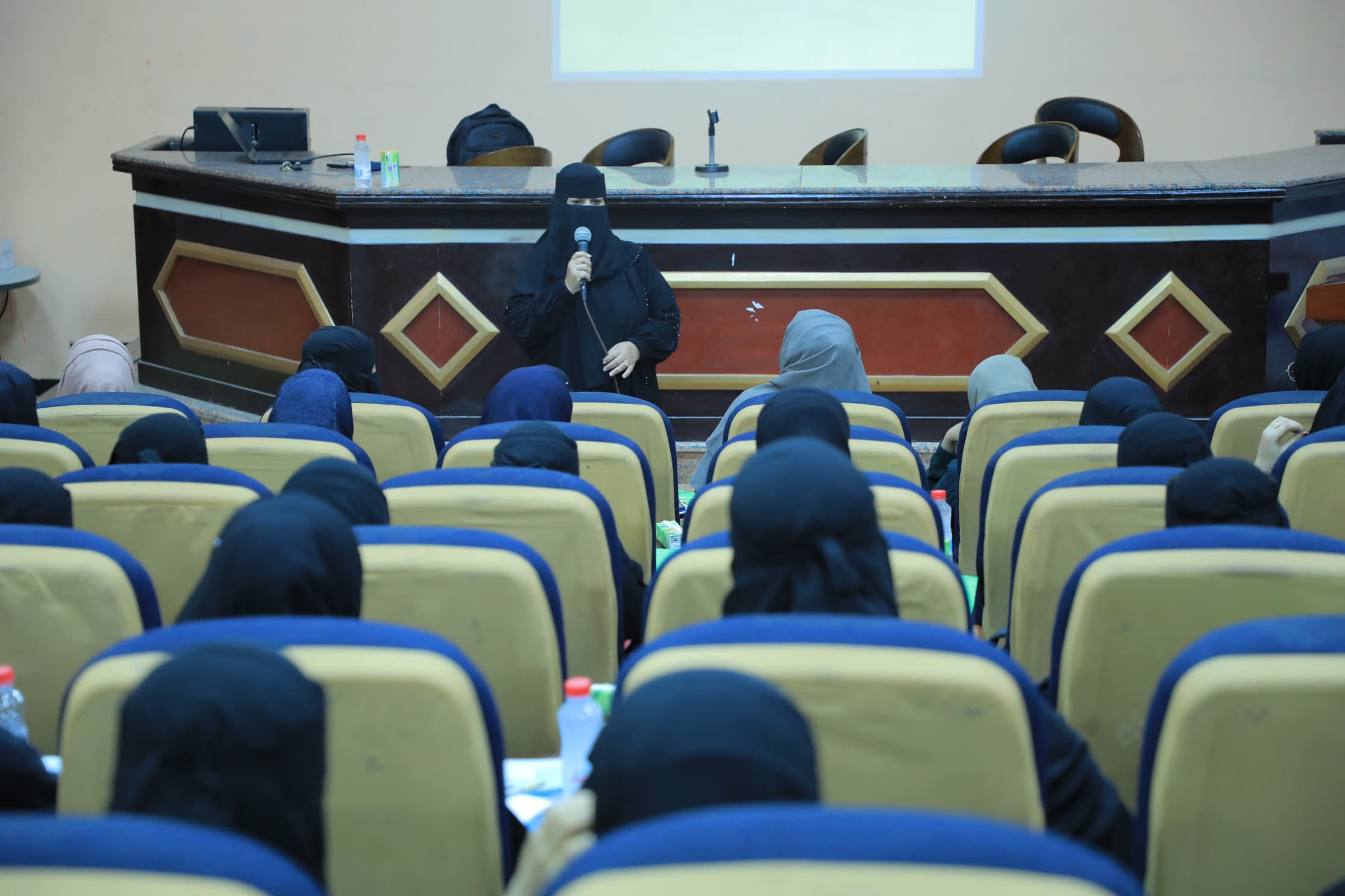برعاية الأمانة العامة.. الاتحاد العام لطلاب جامعة عدن ينظم أمسية رمضانية عن دور الطالبات في العمل التطوعي برعاية الأمانة العامة.. الاتحاد العام لطلاب جامعة عدن ينظم أمسية رمضانية عن دور الطالبات في العمل التطوعي
