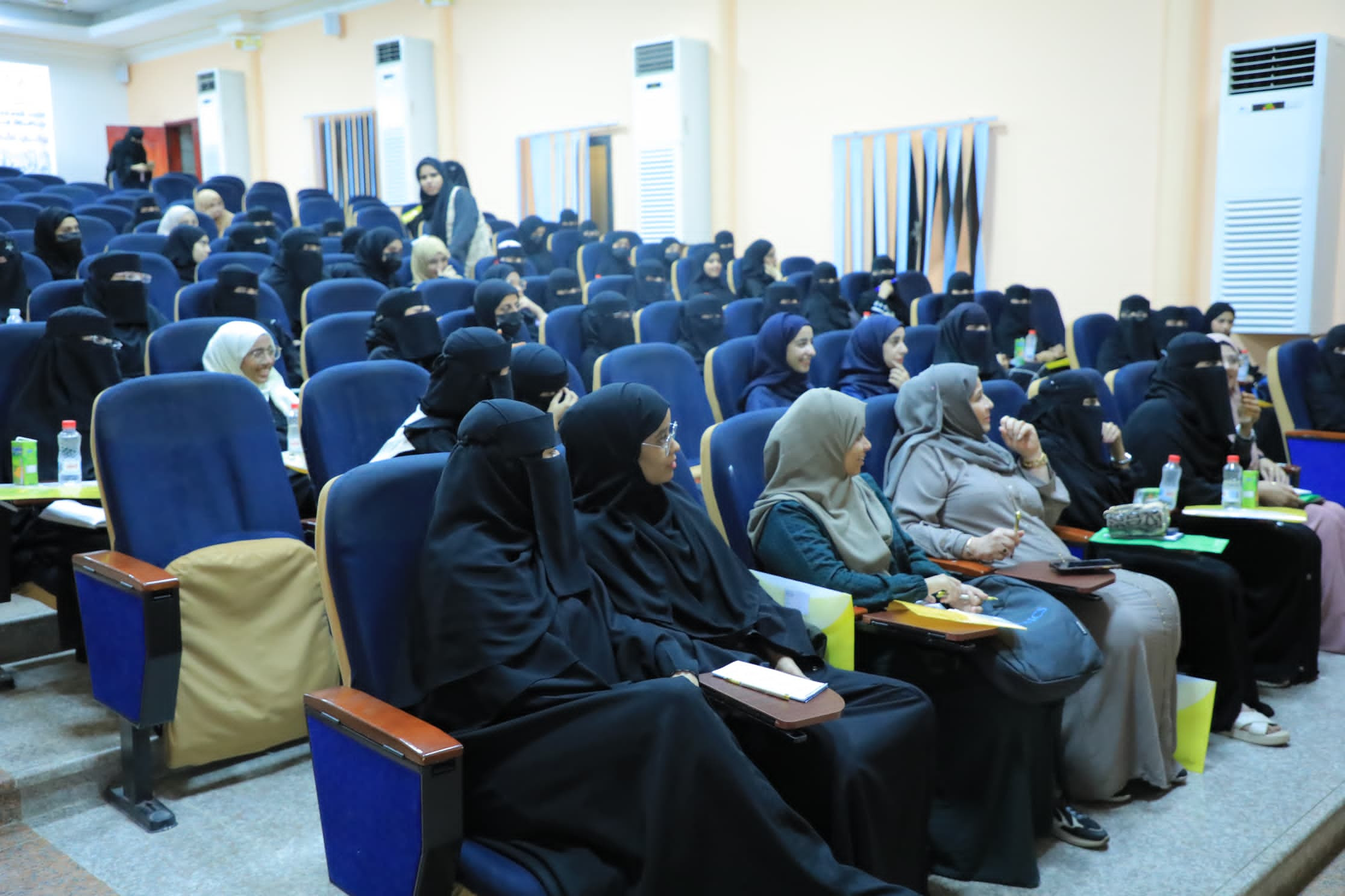 برعاية الأمانة العامة.. الاتحاد العام لطلاب جامعة عدن ينظم أمسية رمضانية عن دور الطالبات في العمل التطوعي برعاية الأمانة العامة.. الاتحاد العام لطلاب جامعة عدن ينظم أمسية رمضانية عن دور الطالبات في العمل التطوعي