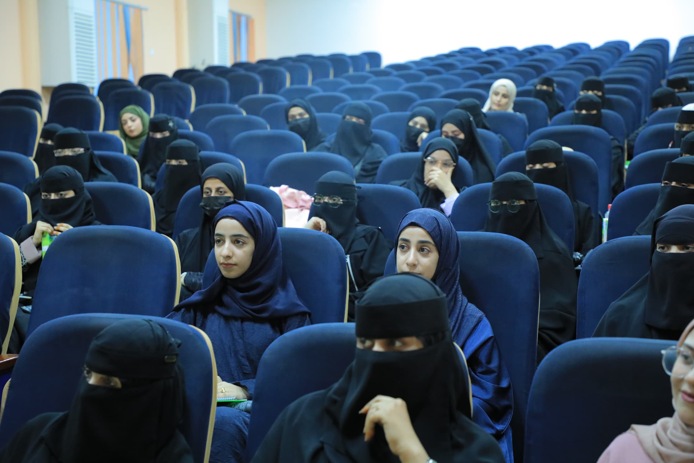 برعاية الأمانة العامة.. الاتحاد العام لطلاب جامعة عدن ينظم أمسية رمضانية عن دور الطالبات في العمل التطوعي برعاية الأمانة العامة.. الاتحاد العام لطلاب جامعة عدن ينظم أمسية رمضانية عن دور الطالبات في العمل التطوعي