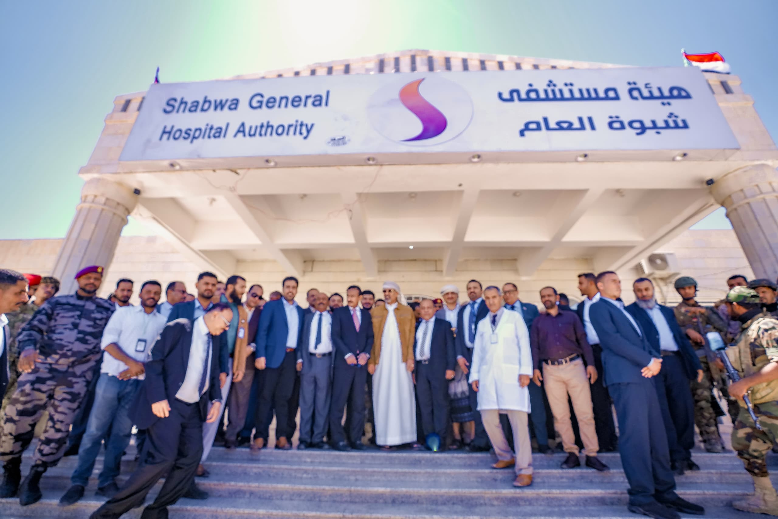 الرئيس الزُبيدي يتفقد مستشفى الهيئة بشبوة ويطّلع على مستوى الإنجاز في مشروع الجامعة الرئيس الزُبيدي يتفقد مستشفى الهيئة بشبوة ويطّلع على مستوى الإنجاز في مشروع الجامعة