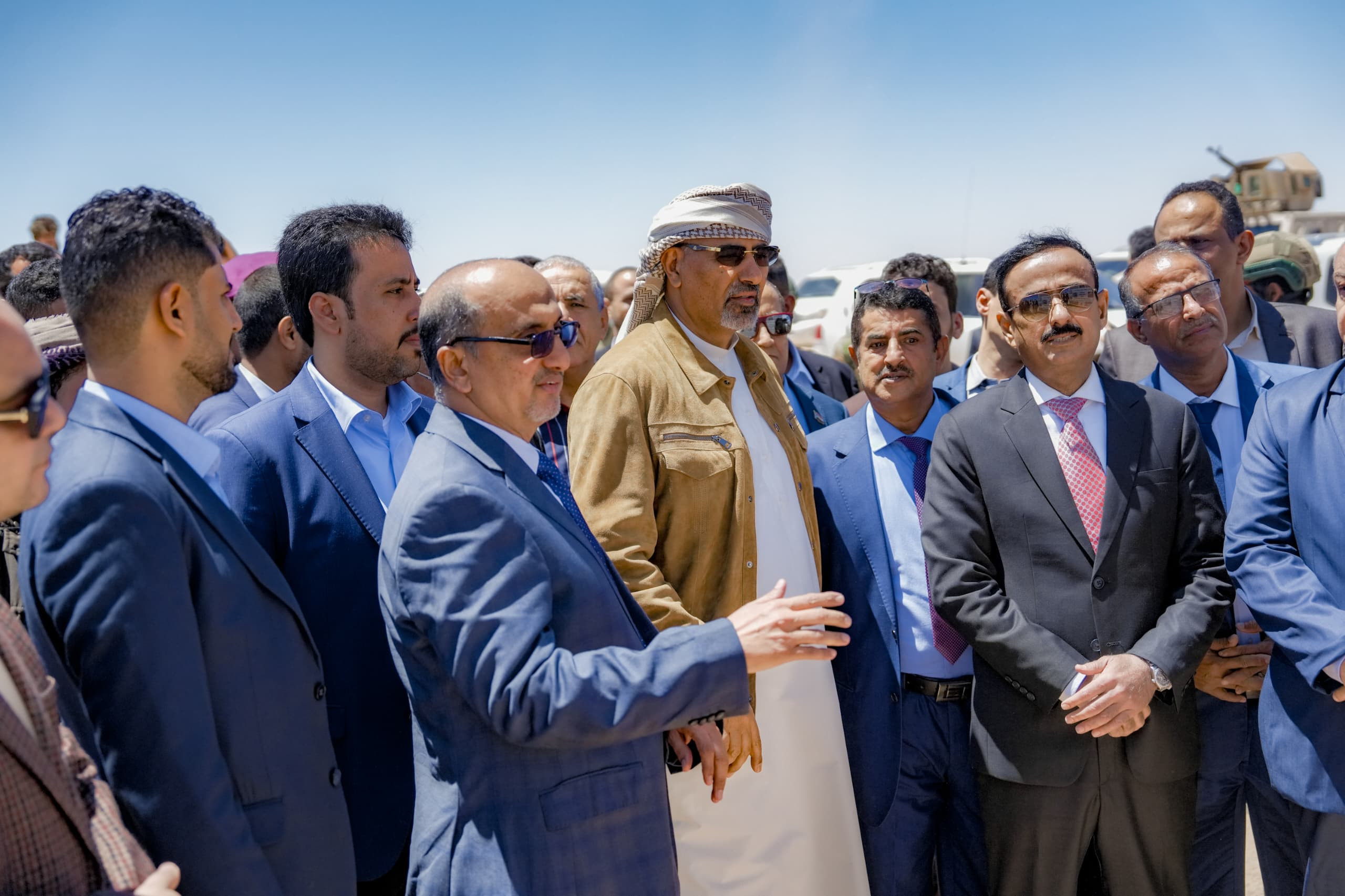 الرئيس الزُبيدي يتفقد مستشفى الهيئة بشبوة ويطّلع على مستوى الإنجاز في مشروع الجامعة الرئيس الزُبيدي يتفقد مستشفى الهيئة بشبوة ويطّلع على مستوى الإنجاز في مشروع الجامعة