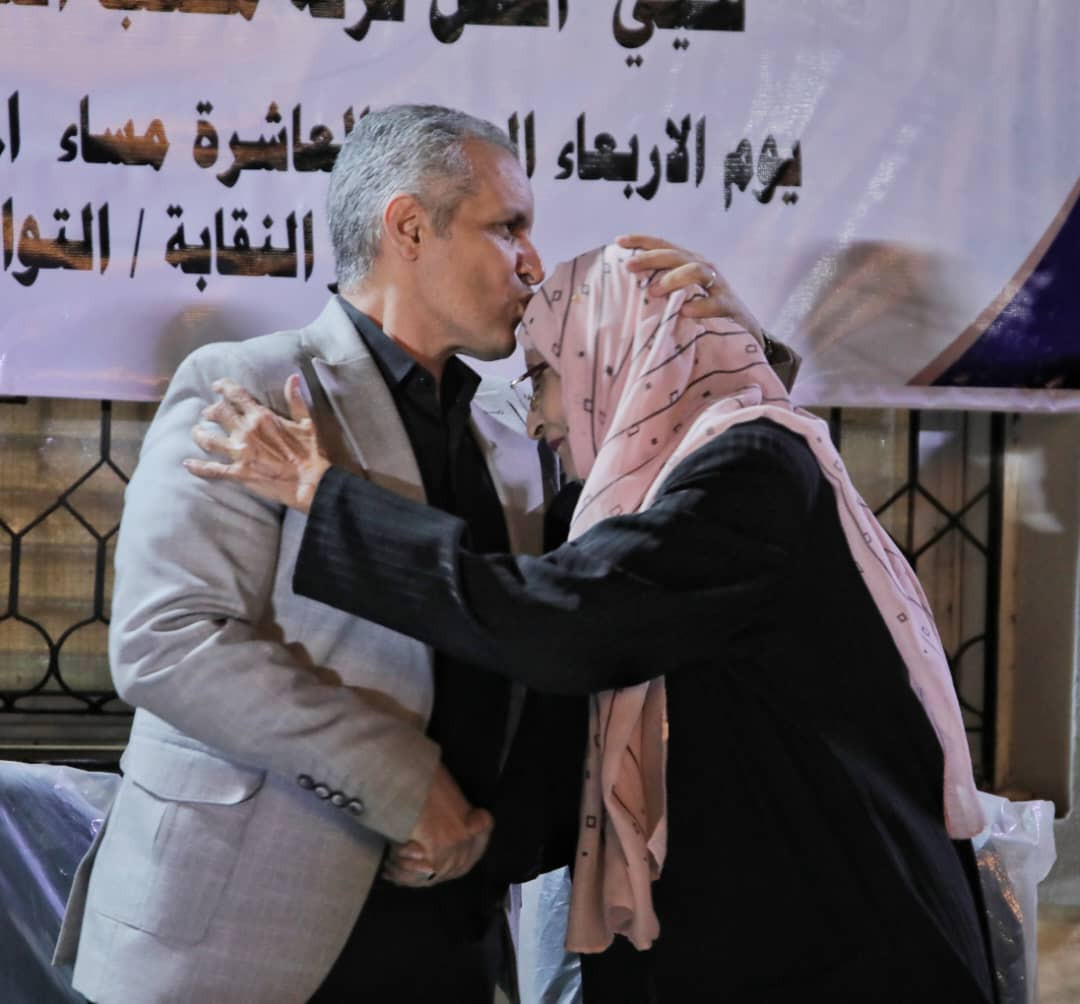 اليافعي يشهد تكريم نخبة من الصحفيين والإعلاميين والكتاب بالعاصمة عدن اليافعي يشهد تكريم نخبة من الصحفيين والإعلاميين والكتاب بالعاصمة عدن