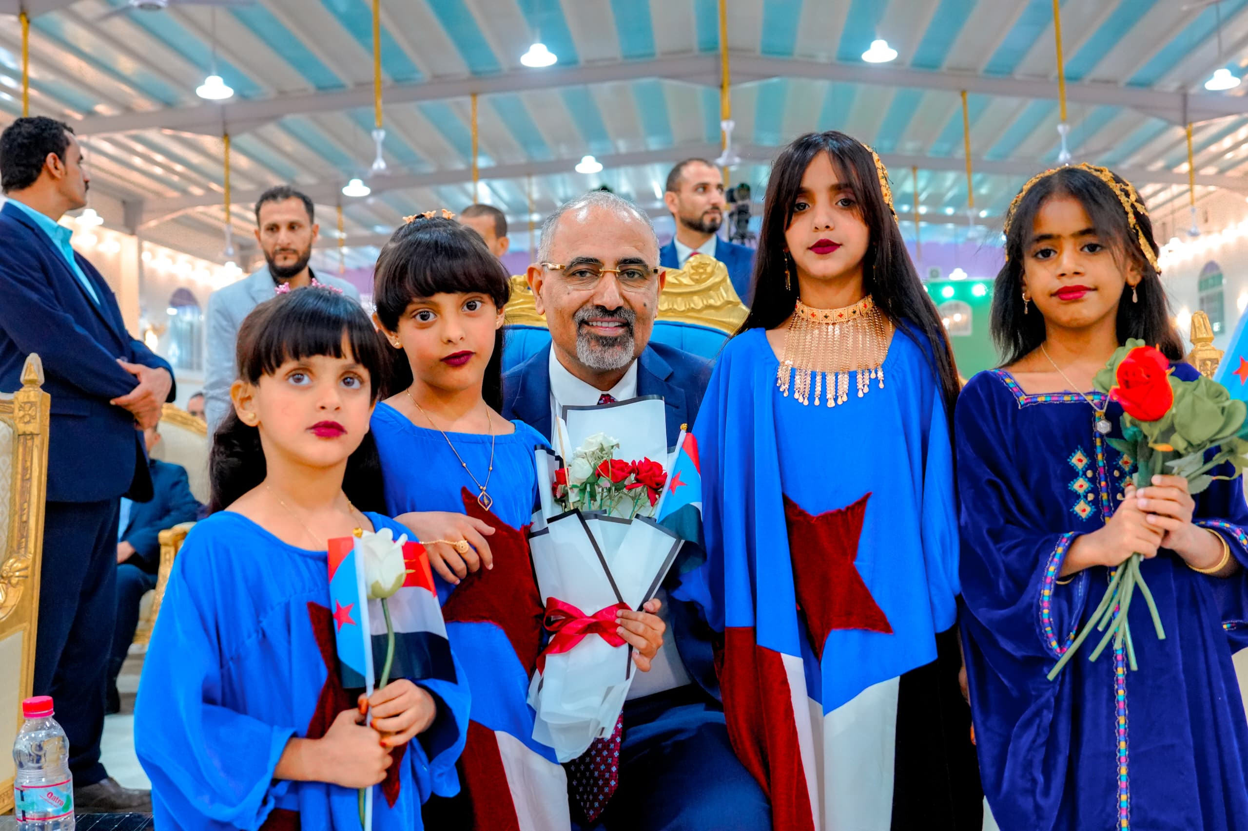الرئيس الزُبيدي يشهد الأمسية الرمضانية الحاشدة التي أقامتها قيادة المهرة بمناسبة زيارته للمحافظة الرئيس الزُبيدي يشهد الأمسية الرمضانية الحاشدة التي أقامتها قيادة المهرة بمناسبة زيارته للمحافظة