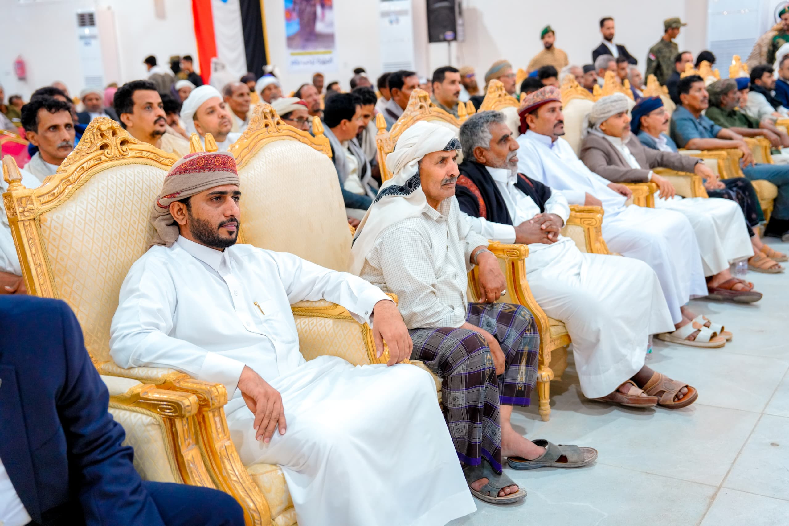 الرئيس الزُبيدي يشهد الأمسية الرمضانية الحاشدة التي أقامتها قيادة المهرة بمناسبة زيارته للمحافظة الرئيس الزُبيدي يشهد الأمسية الرمضانية الحاشدة التي أقامتها قيادة المهرة بمناسبة زيارته للمحافظة