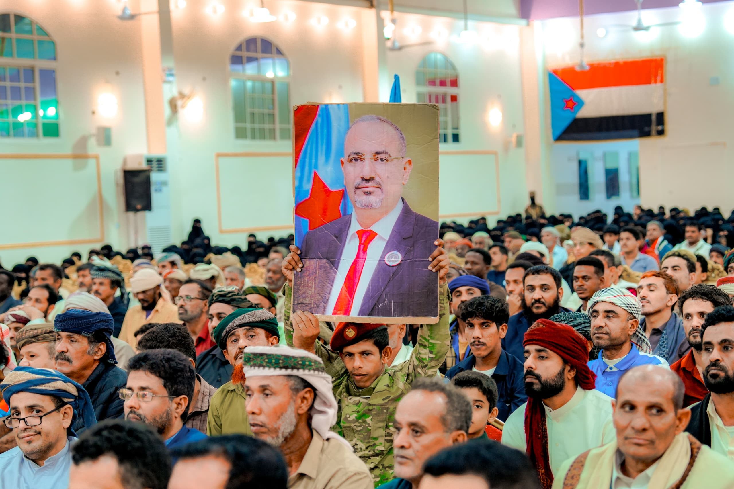 الرئيس الزُبيدي يشهد الأمسية الرمضانية الحاشدة التي أقامتها قيادة المهرة بمناسبة زيارته للمحافظة الرئيس الزُبيدي يشهد الأمسية الرمضانية الحاشدة التي أقامتها قيادة المهرة بمناسبة زيارته للمحافظة
