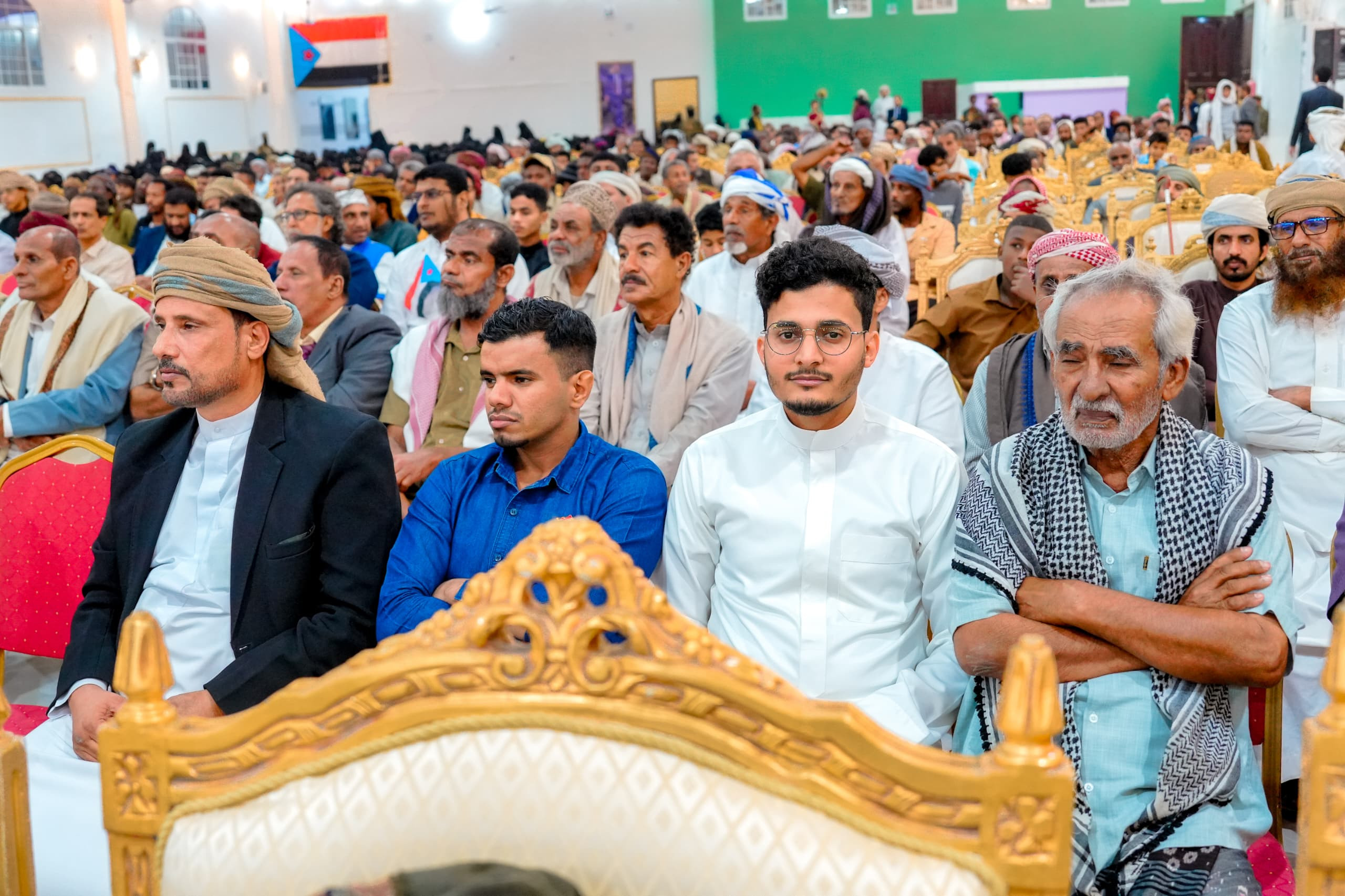 الرئيس الزُبيدي يشهد الأمسية الرمضانية الحاشدة التي أقامتها قيادة المهرة بمناسبة زيارته للمحافظة الرئيس الزُبيدي يشهد الأمسية الرمضانية الحاشدة التي أقامتها قيادة المهرة بمناسبة زيارته للمحافظة