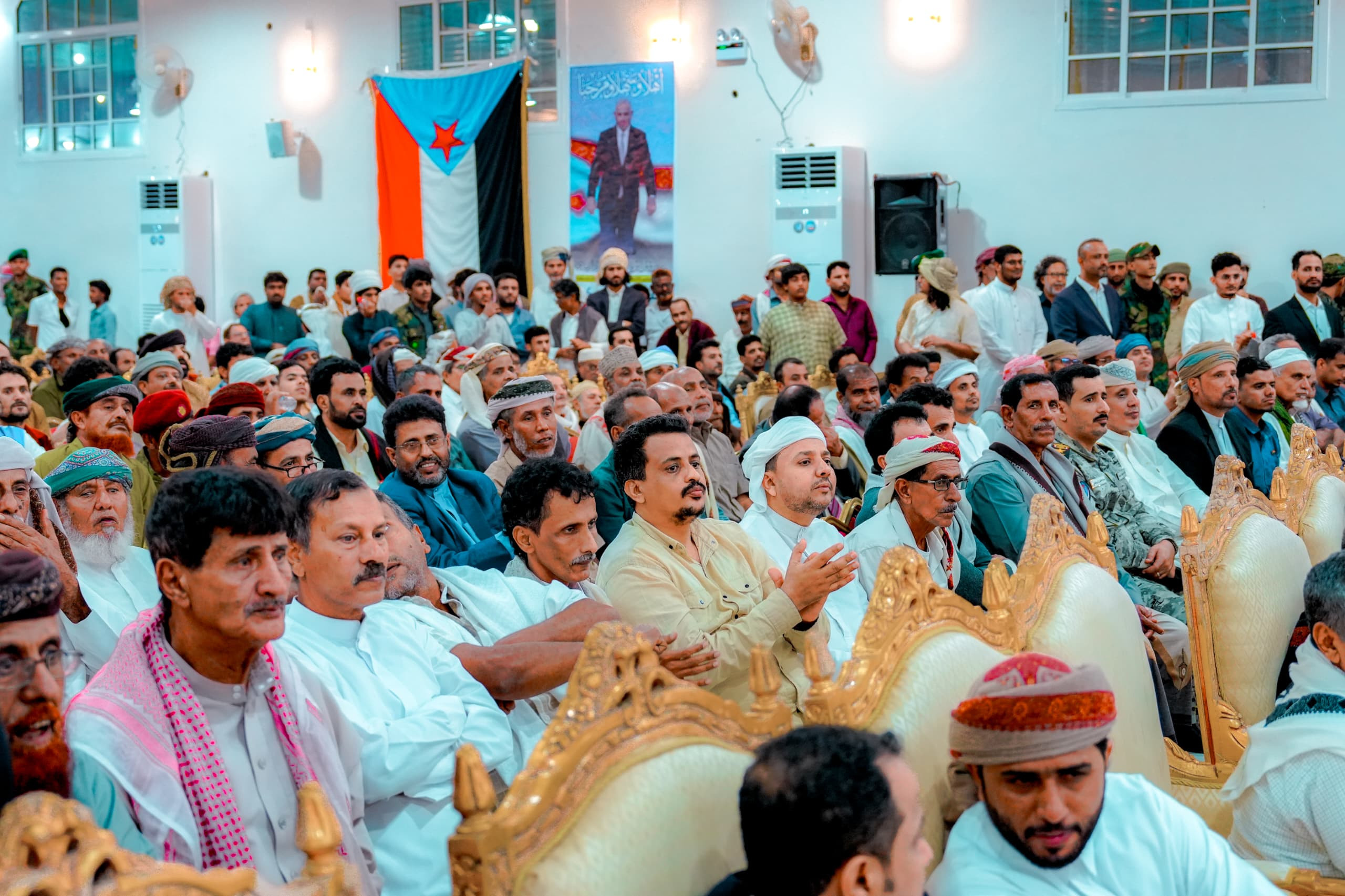 الرئيس الزُبيدي يشهد الأمسية الرمضانية الحاشدة التي أقامتها قيادة المهرة بمناسبة زيارته للمحافظة الرئيس الزُبيدي يشهد الأمسية الرمضانية الحاشدة التي أقامتها قيادة المهرة بمناسبة زيارته للمحافظة