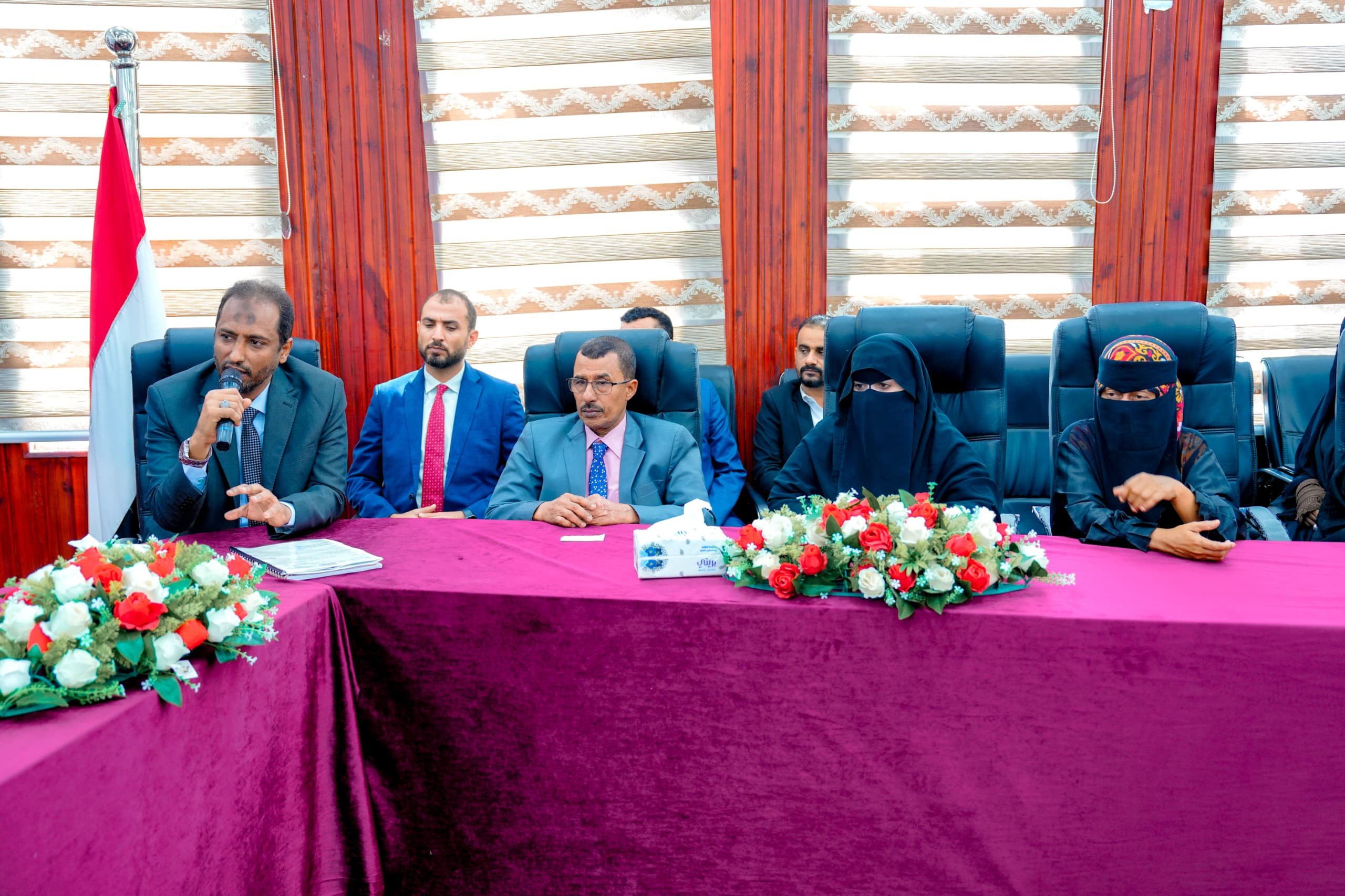 الرئيس الزُبيدي يرأس اجتماعًا للسلطة المحلية والقادة العسكريين والأمنيين بمحافظة المهرة الرئيس الزُبيدي يرأس اجتماعًا للسلطة المحلية والقادة العسكريين والأمنيين بمحافظة المهرة