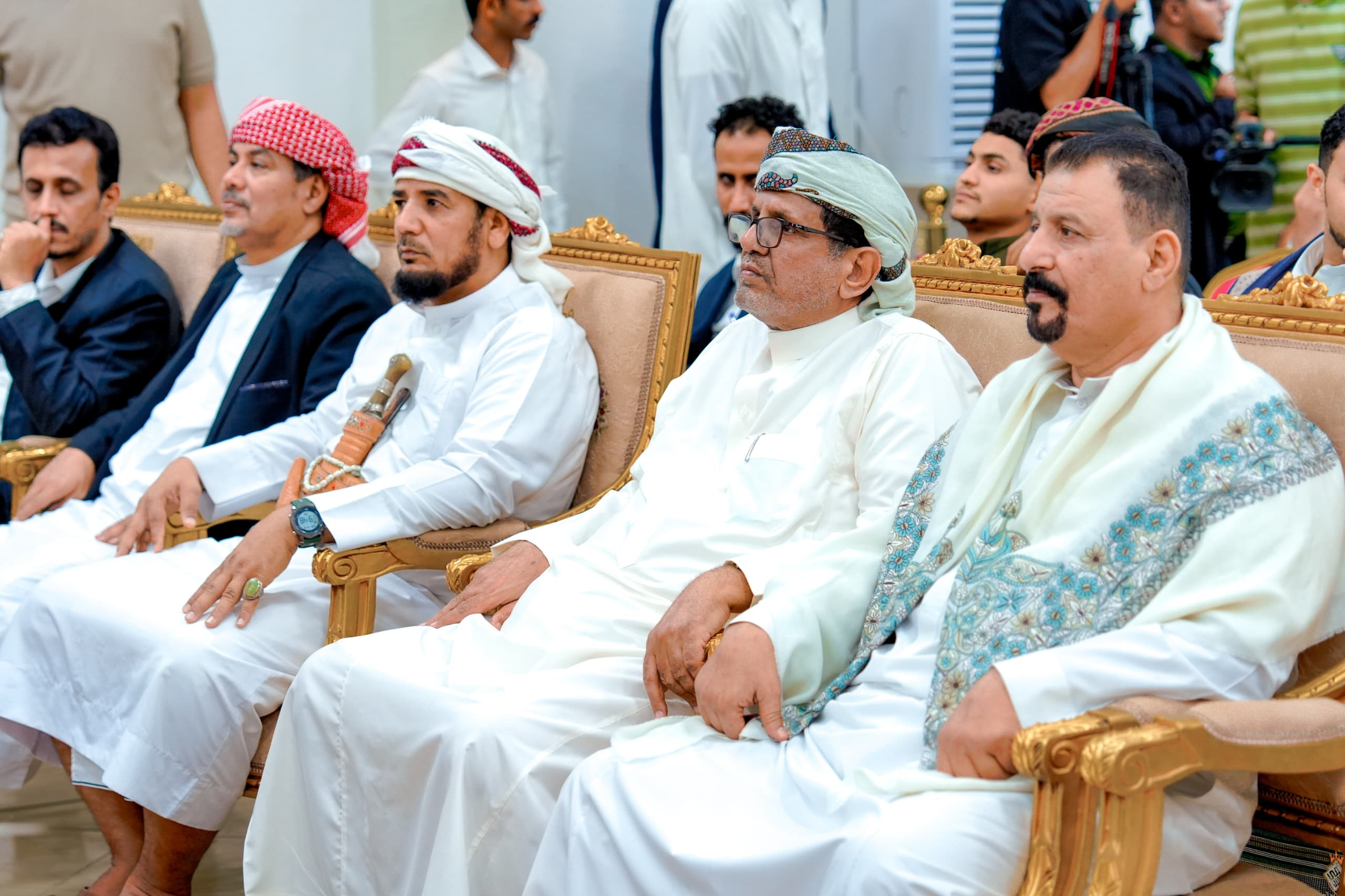 الرئيس الزُبيدي يعقد لقاءً موسعًا بمختلف شرائح وفئات المجتمع الحضرمي الرئيس الزُبيدي يعقد لقاءً موسعًا بمختلف شرائح وفئات المجتمع الحضرمي