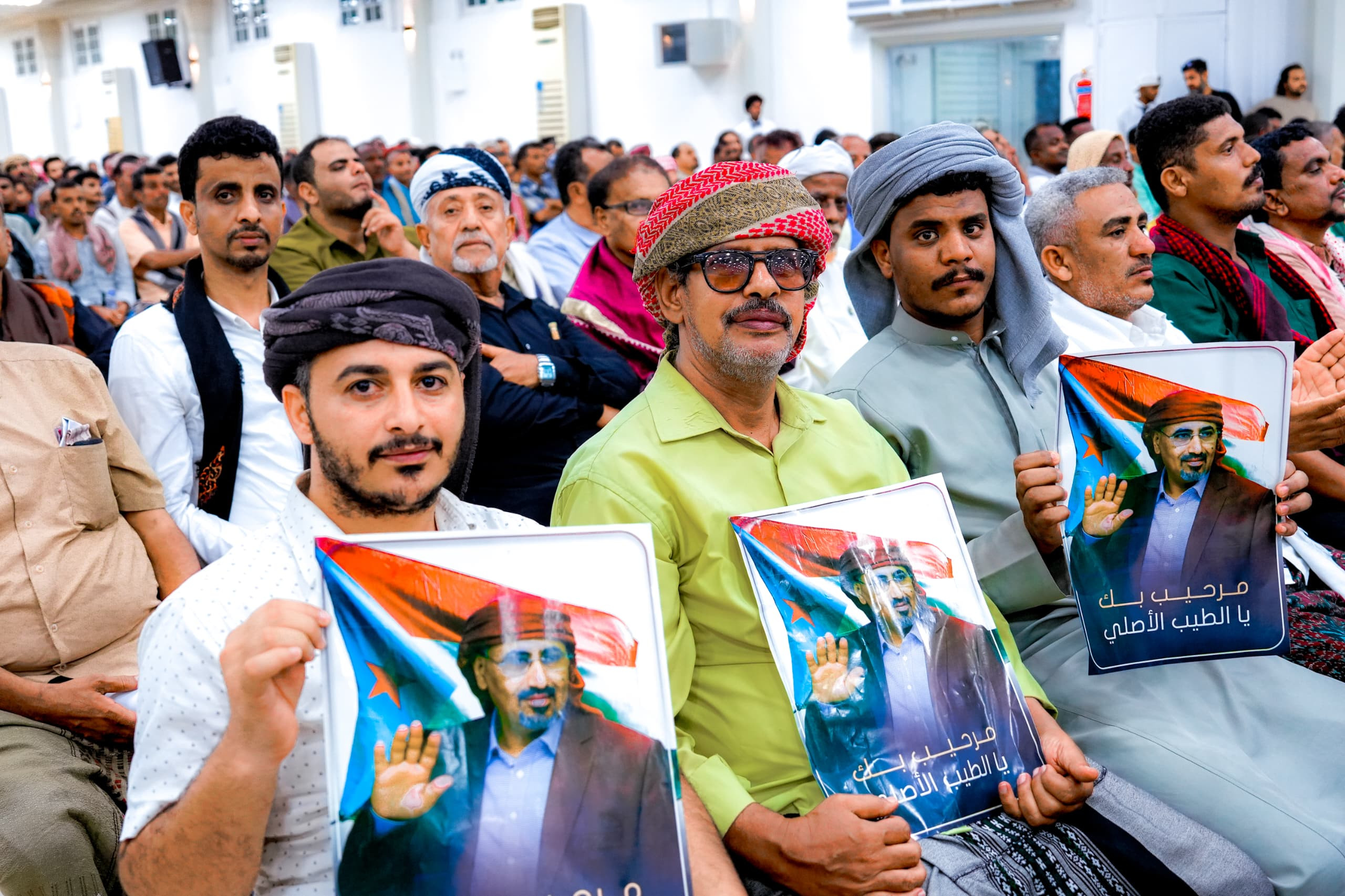 الرئيس الزُبيدي يعقد لقاءً موسعًا بمختلف شرائح وفئات المجتمع الحضرمي الرئيس الزُبيدي يعقد لقاءً موسعًا بمختلف شرائح وفئات المجتمع الحضرمي