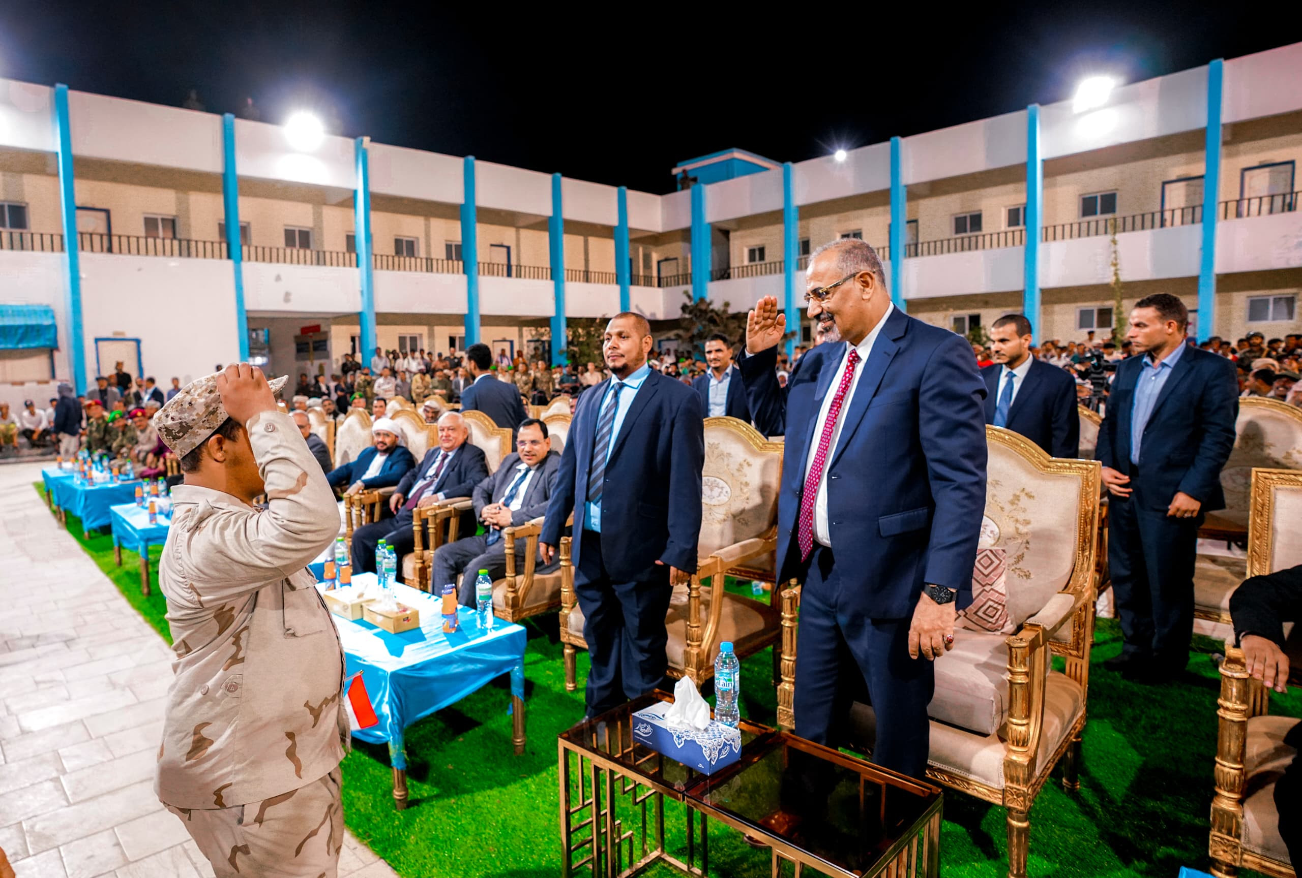 الرئيس الزُبيدي يشهد الأمسية الرمضانية الحاشدة التي أقامتها قيادة أرخبيل سقطرى احتفاءً بزيارته والوفد المرافق له للمحافظة الرئيس الزُبيدي يشهد الأمسية الرمضانية الحاشدة التي أقامتها قيادة أرخبيل سقطرى احتفاءً بزيارته والوفد المرافق له للمحافظة