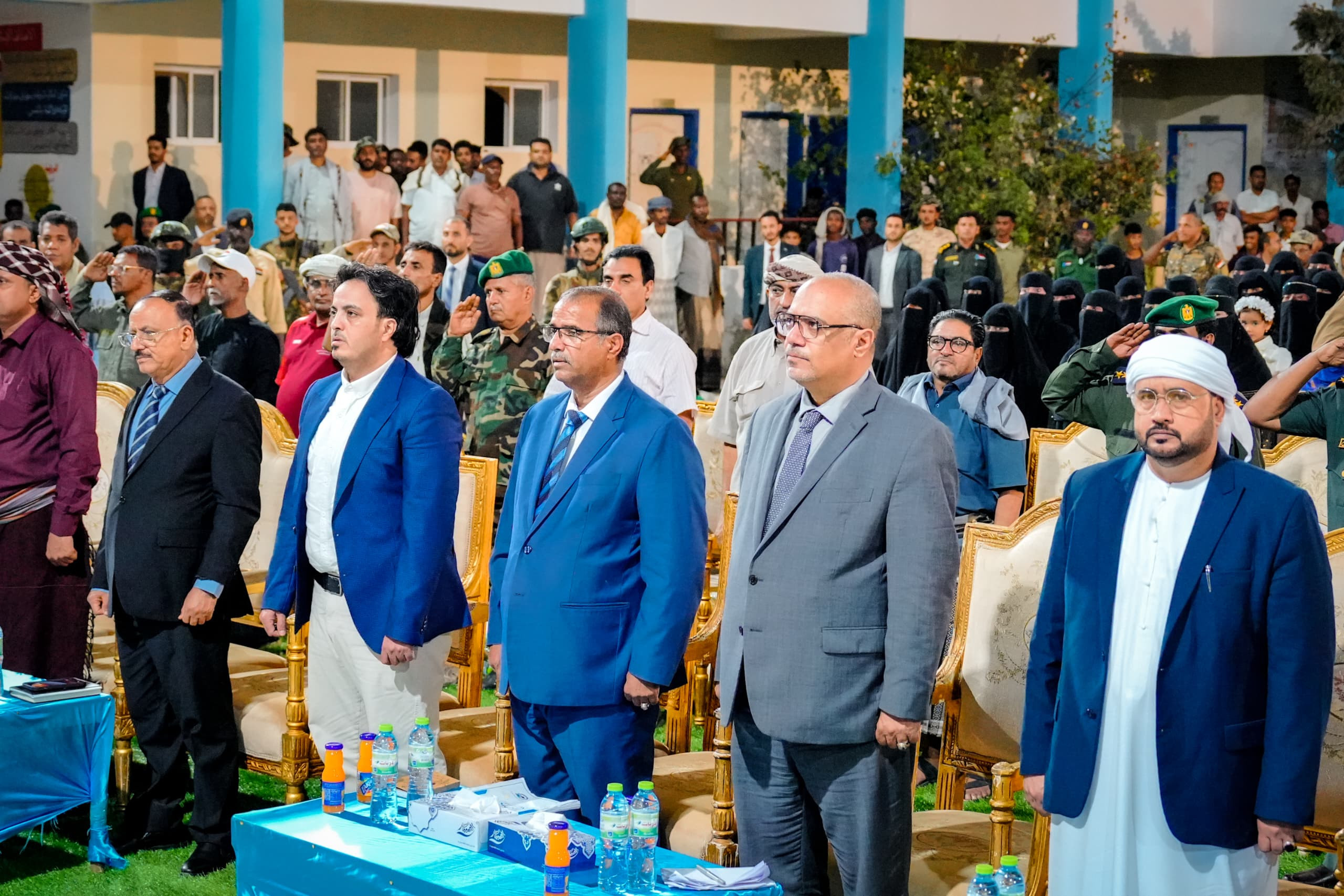 الرئيس الزُبيدي يشهد الأمسية الرمضانية الحاشدة التي أقامتها قيادة أرخبيل سقطرى احتفاءً بزيارته والوفد المرافق له للمحافظة الرئيس الزُبيدي يشهد الأمسية الرمضانية الحاشدة التي أقامتها قيادة أرخبيل سقطرى احتفاءً بزيارته والوفد المرافق له للمحافظة