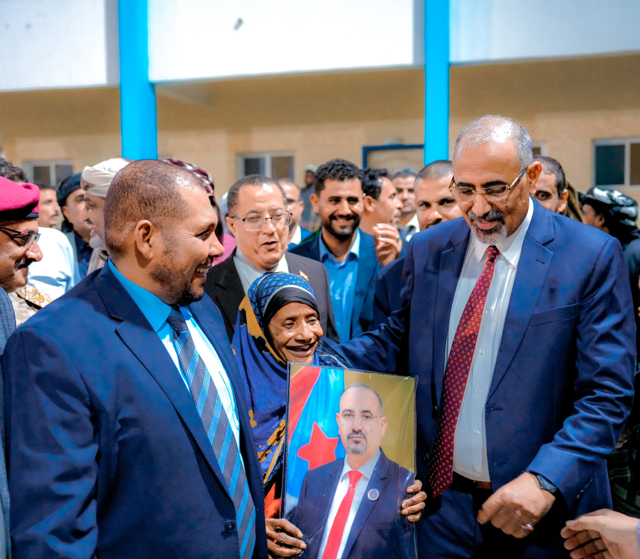 الرئيس الزُبيدي يشهد الأمسية الرمضانية الحاشدة التي أقامتها قيادة أرخبيل سقطرى احتفاءً بزيارته والوفد المرافق له للمحافظة الرئيس الزُبيدي يشهد الأمسية الرمضانية الحاشدة التي أقامتها قيادة أرخبيل سقطرى احتفاءً بزيارته والوفد المرافق له للمحافظة