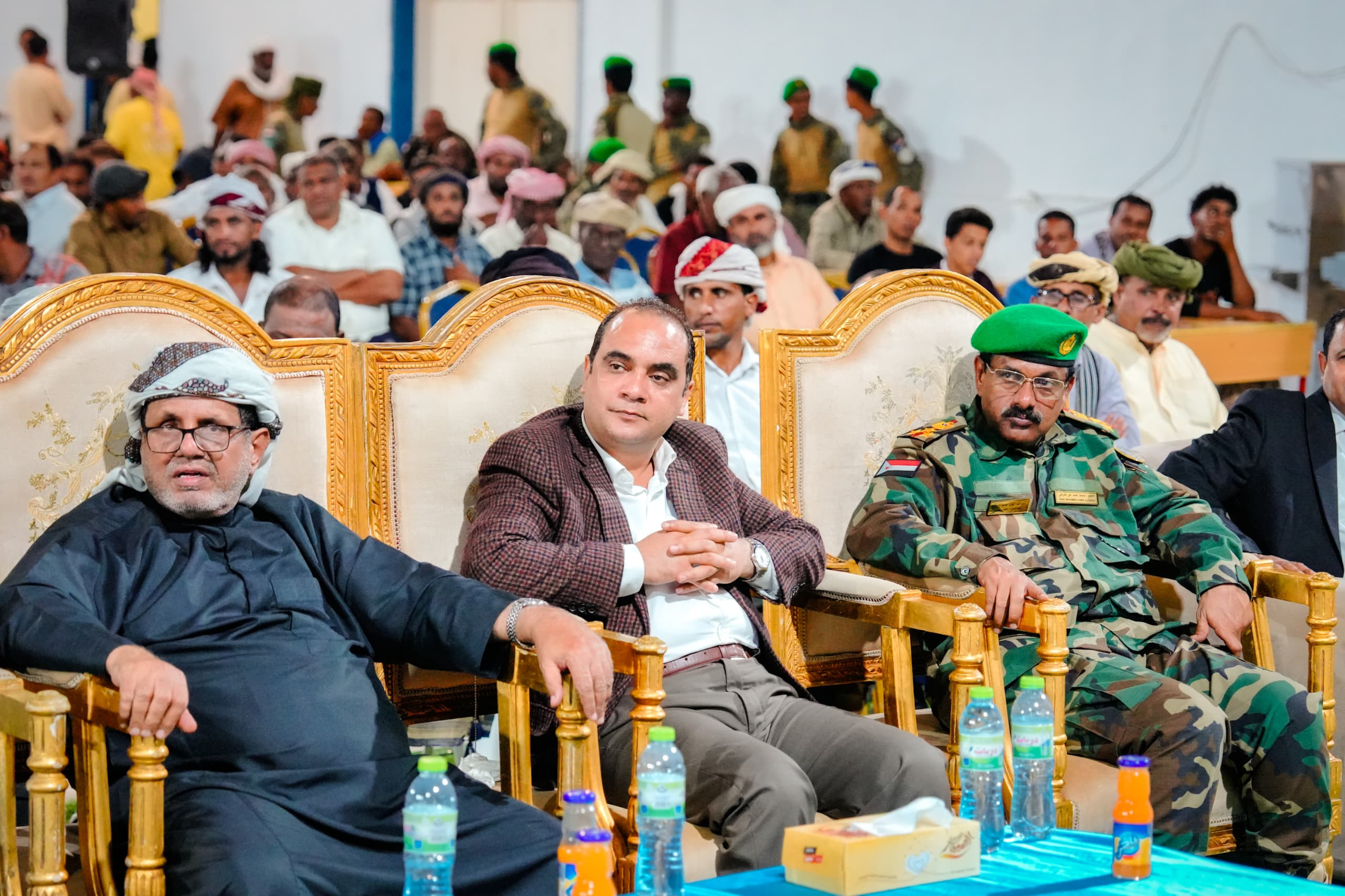 الرئيس الزُبيدي يشهد الأمسية الرمضانية الحاشدة التي أقامتها قيادة أرخبيل سقطرى احتفاءً بزيارته والوفد المرافق له للمحافظة الرئيس الزُبيدي يشهد الأمسية الرمضانية الحاشدة التي أقامتها قيادة أرخبيل سقطرى احتفاءً بزيارته والوفد المرافق له للمحافظة