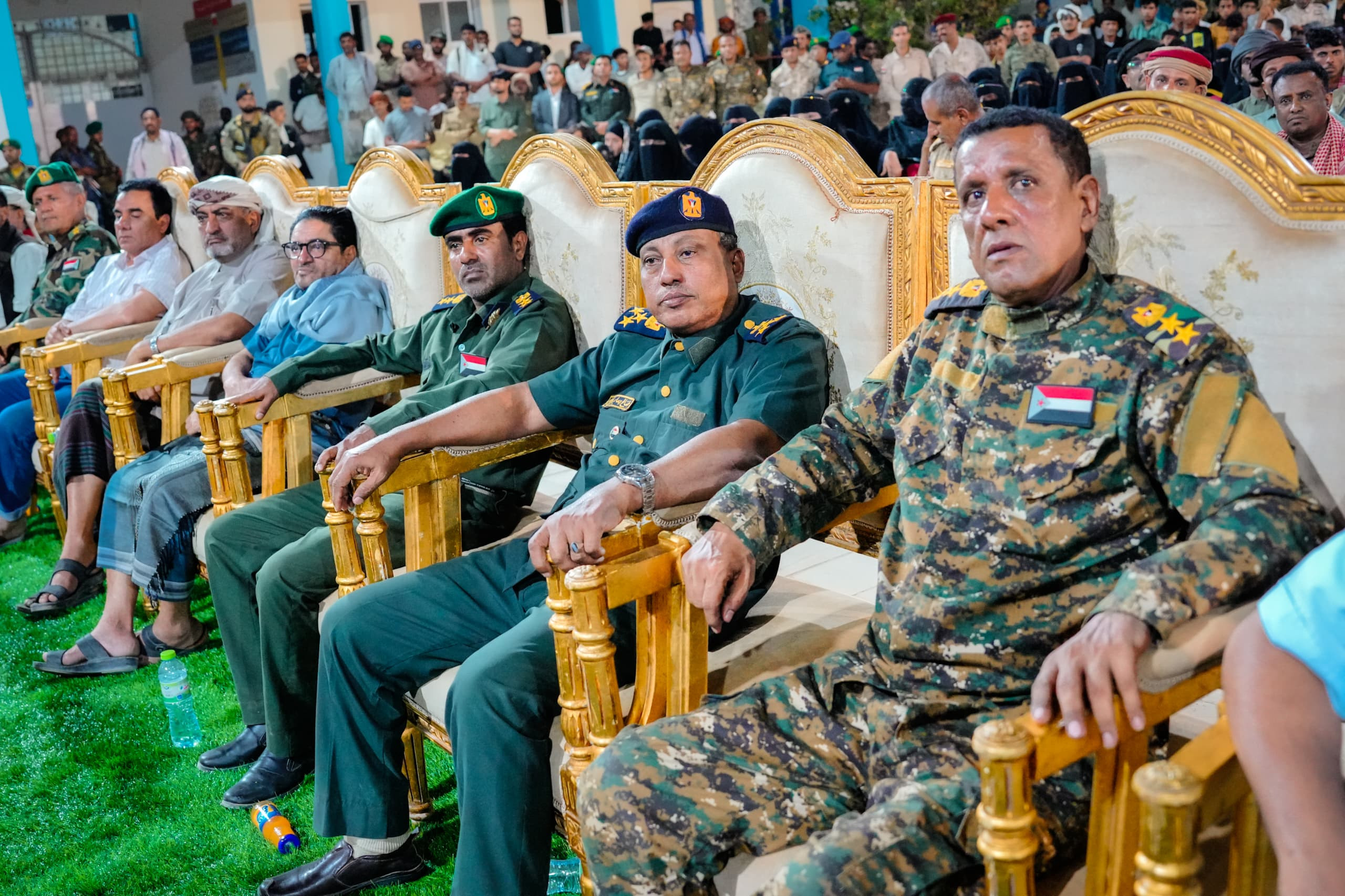الرئيس الزُبيدي يشهد الأمسية الرمضانية الحاشدة التي أقامتها قيادة أرخبيل سقطرى احتفاءً بزيارته والوفد المرافق له للمحافظة الرئيس الزُبيدي يشهد الأمسية الرمضانية الحاشدة التي أقامتها قيادة أرخبيل سقطرى احتفاءً بزيارته والوفد المرافق له للمحافظة