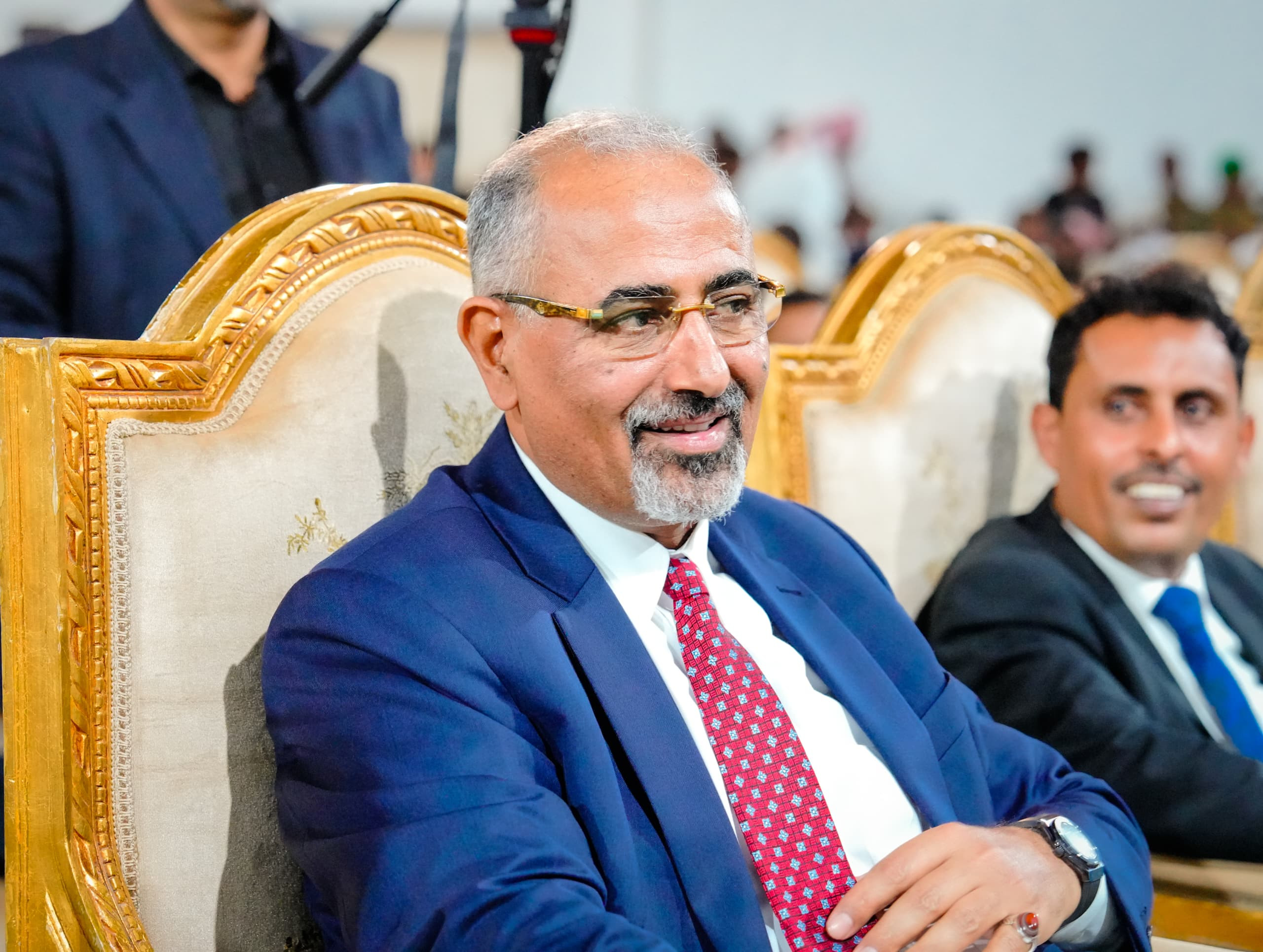 الرئيس الزُبيدي يشهد الأمسية الرمضانية الحاشدة التي أقامتها قيادة أرخبيل سقطرى احتفاءً بزيارته والوفد المرافق له للمحافظة الرئيس الزُبيدي يشهد الأمسية الرمضانية الحاشدة التي أقامتها قيادة أرخبيل سقطرى احتفاءً بزيارته والوفد المرافق له للمحافظة