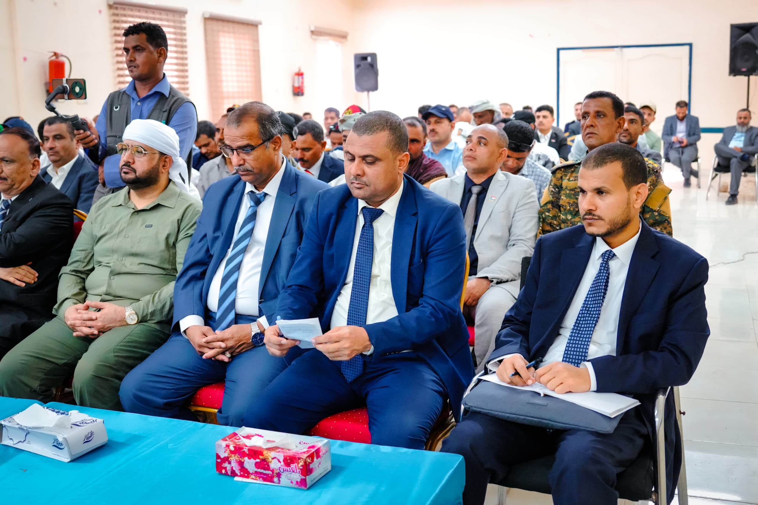 الرئيس الزُبيدي يرأس اجتماعا مشتركا للمكتب التنفيذي واللجنة الأمنية بأرخبيل سقطرى الرئيس الزُبيدي يرأس اجتماعا مشتركا للمكتب التنفيذي واللجنة الأمنية بأرخبيل سقطرى