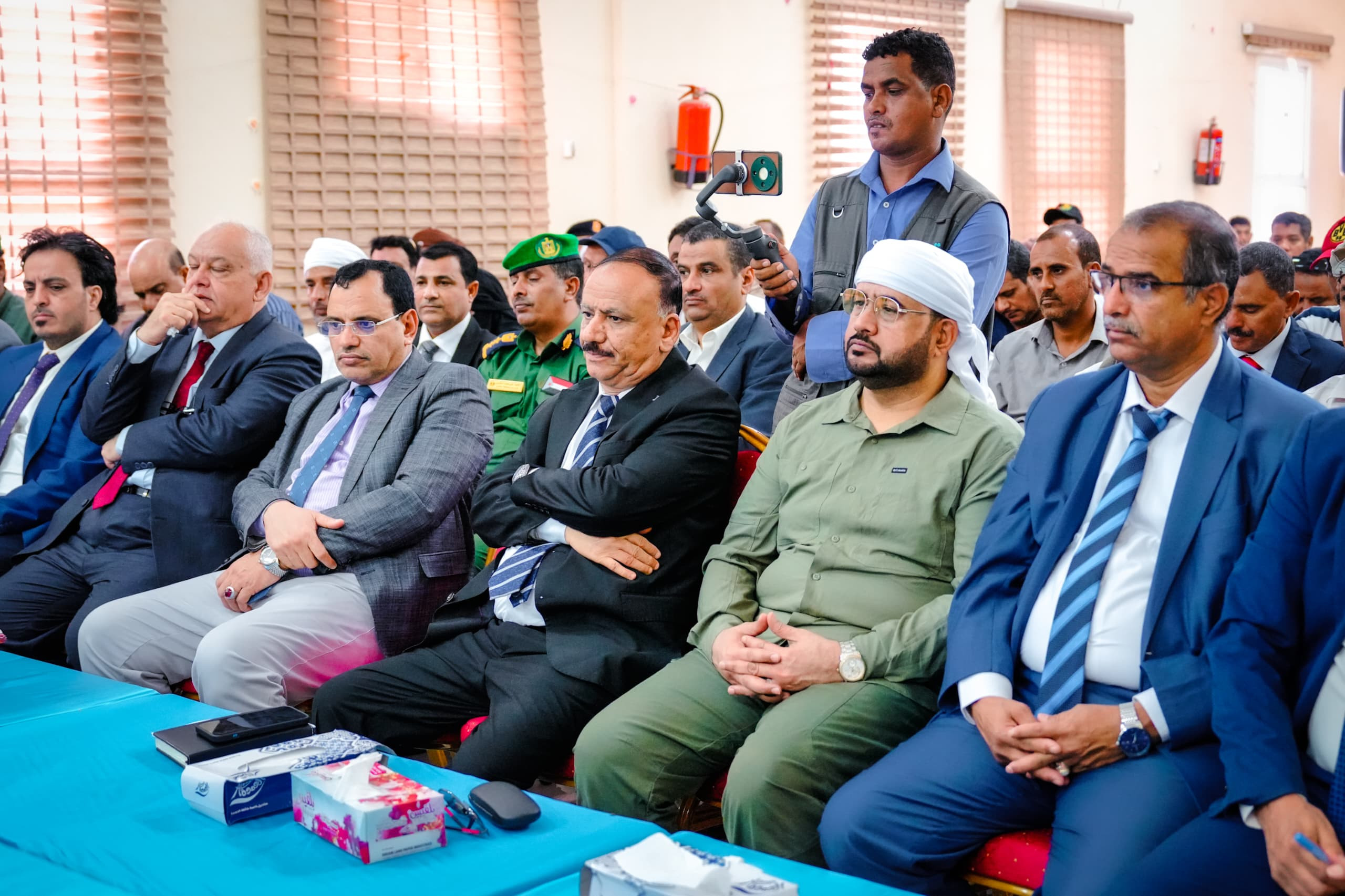 الرئيس الزُبيدي يرأس اجتماعا مشتركا للمكتب التنفيذي واللجنة الأمنية بأرخبيل سقطرى الرئيس الزُبيدي يرأس اجتماعا مشتركا للمكتب التنفيذي واللجنة الأمنية بأرخبيل سقطرى