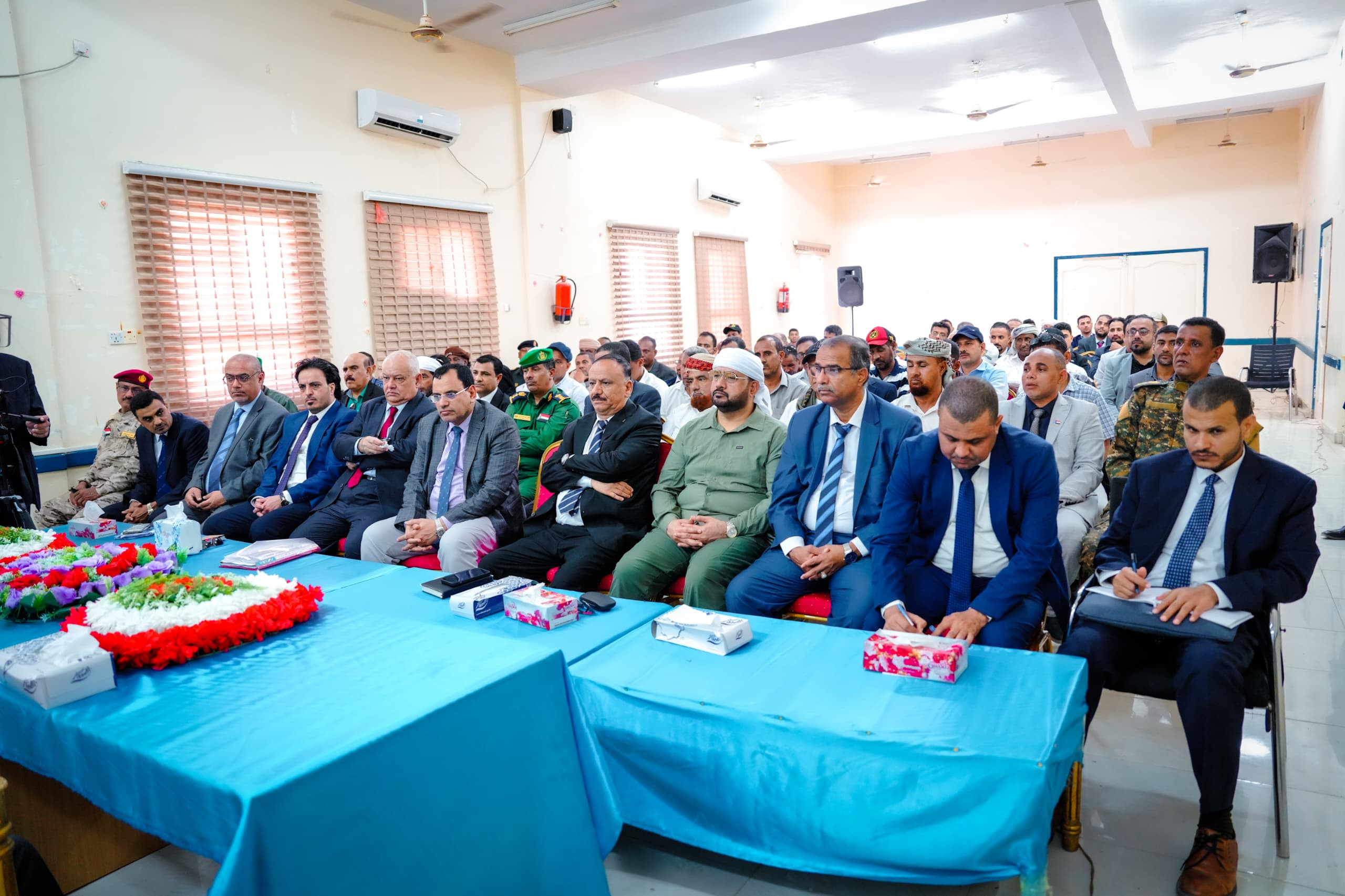 الرئيس الزُبيدي يرأس اجتماعا مشتركا للمكتب التنفيذي واللجنة الأمنية بأرخبيل سقطرى الرئيس الزُبيدي يرأس اجتماعا مشتركا للمكتب التنفيذي واللجنة الأمنية بأرخبيل سقطرى
