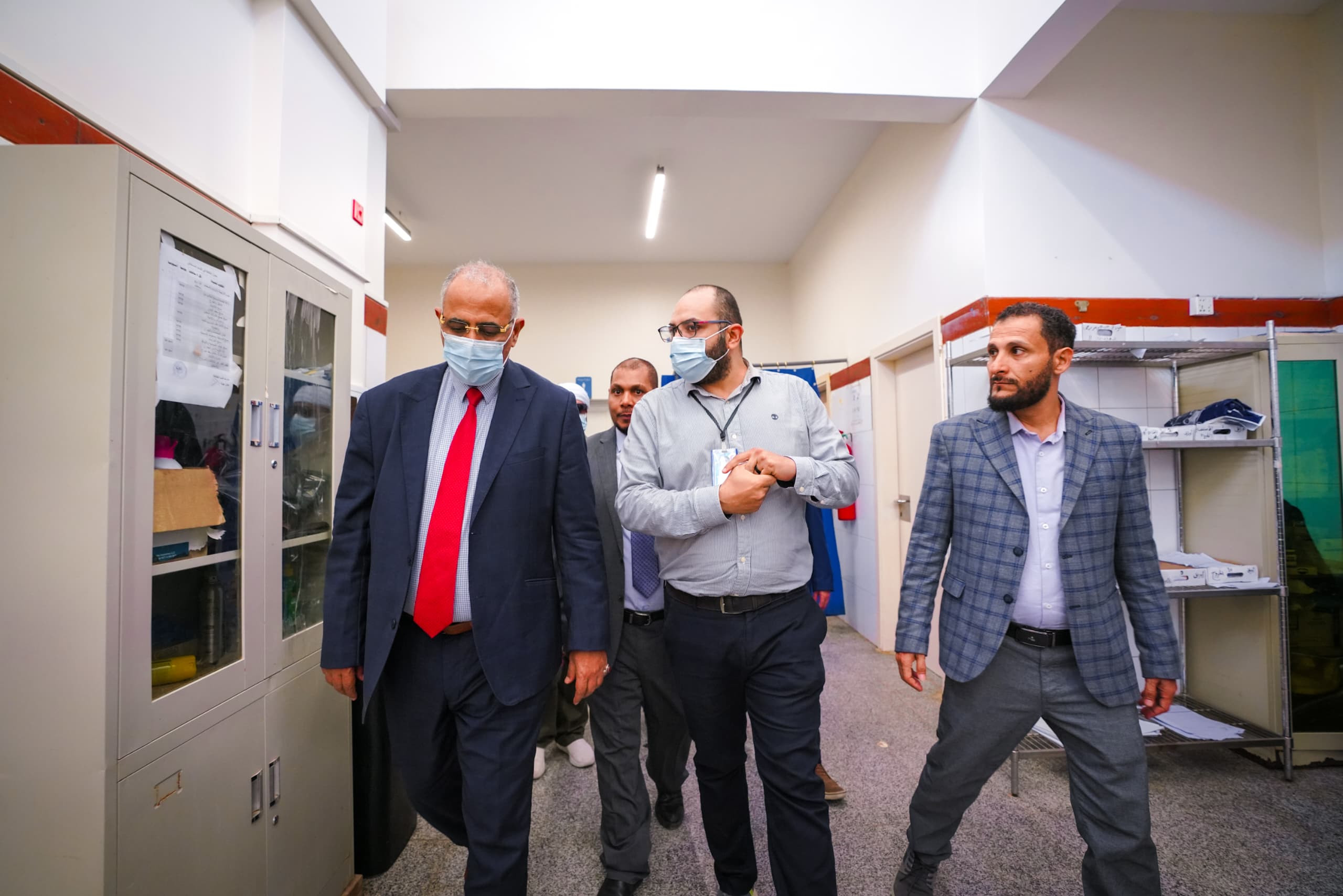 الرئيس الزُبيدي يزور مستشفى الشيخ خليفة بن زايد بسقطرى ويطلع على خدماته الطبية الرئيس الزُبيدي يزور مستشفى الشيخ خليفة بن زايد بسقطرى ويطلع على خدماته الطبية