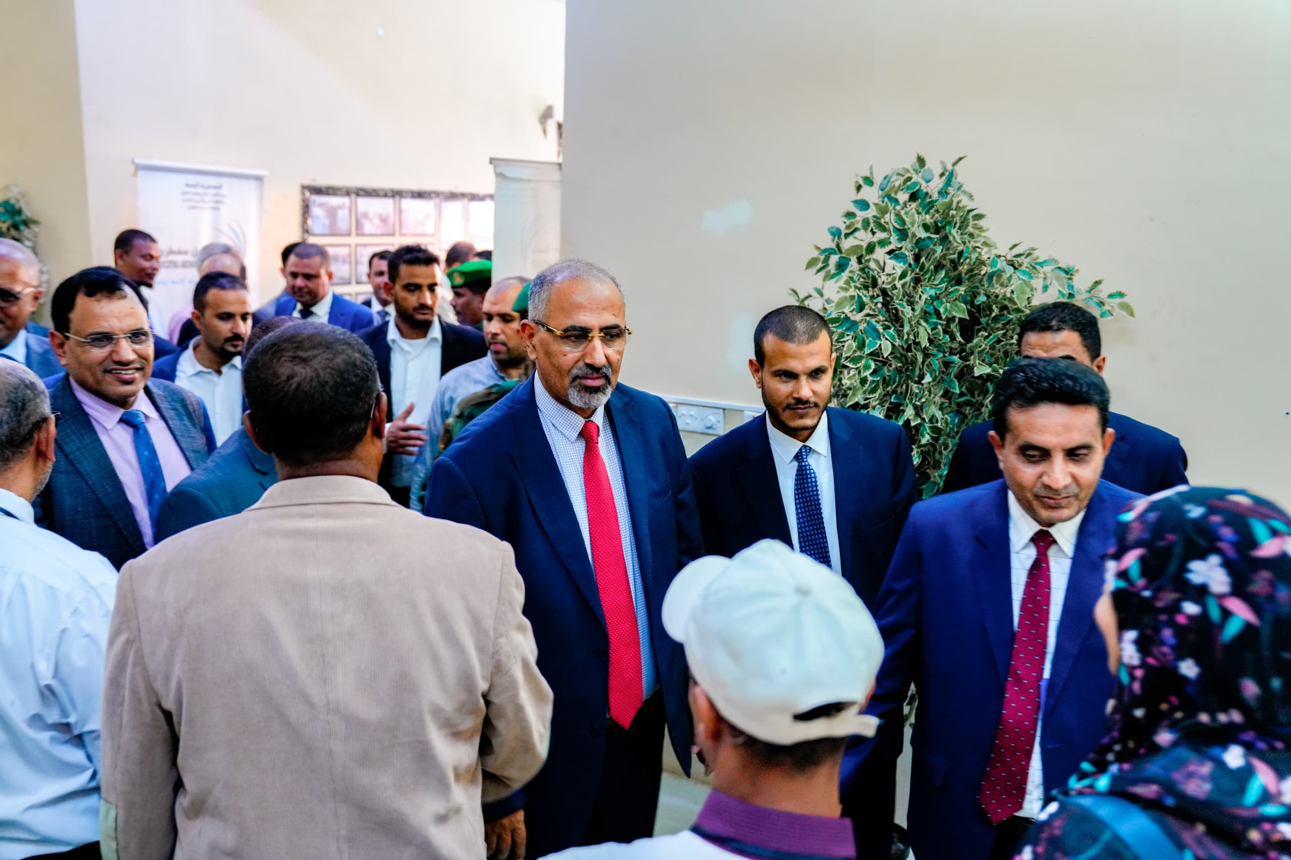 الرئيس الزُبيدي يزور جامعة أرخبيل سقطرى ويشيد بدورها الأكاديمي الرئيس الزُبيدي يزور جامعة أرخبيل سقطرى ويشيد بدورها الأكاديمي
