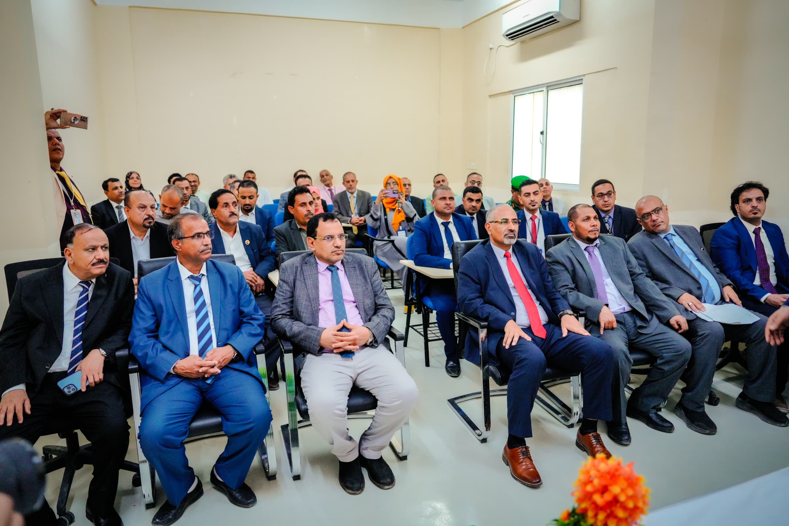 الرئيس الزُبيدي يزور جامعة أرخبيل سقطرى ويشيد بدورها الأكاديمي الرئيس الزُبيدي يزور جامعة أرخبيل سقطرى ويشيد بدورها الأكاديمي