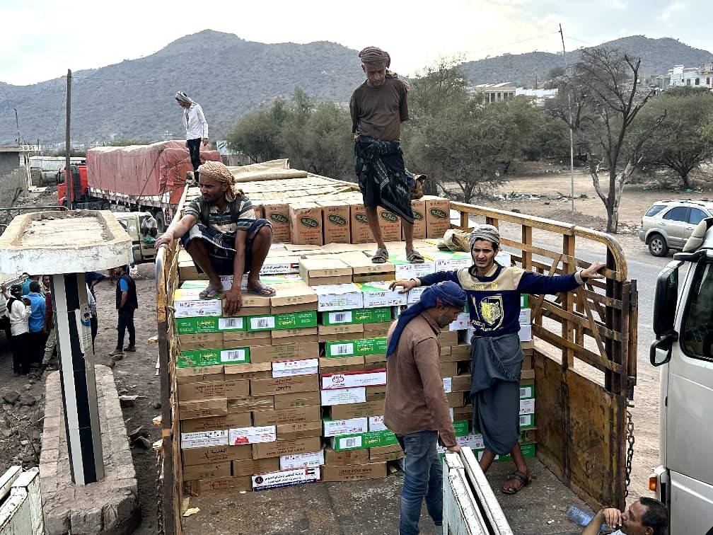 بتوجيهات الرئيس الزُبيدي.. انتقالي الضالع يدشن توزيع السلال الغذائية على أسر الشهداء والمحتاجين بالمحافظة بتوجيهات الرئيس الزُبيدي.. انتقالي الضالع يدشن توزيع السلال الغذائية على أسر الشهداء والمحتاجين بالمحافظة